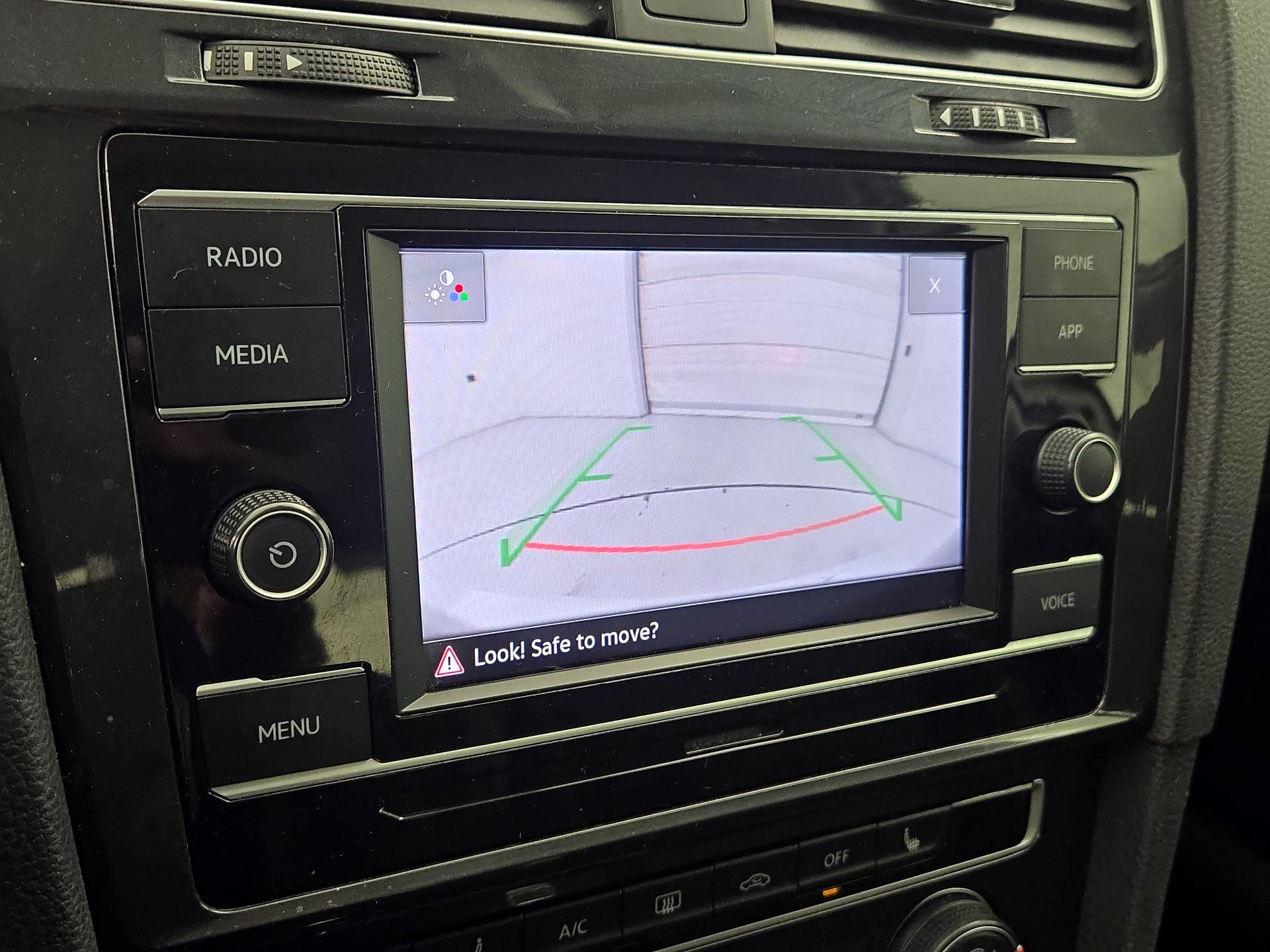 Thumbnail: 2021 Volkswagen Golf - 14