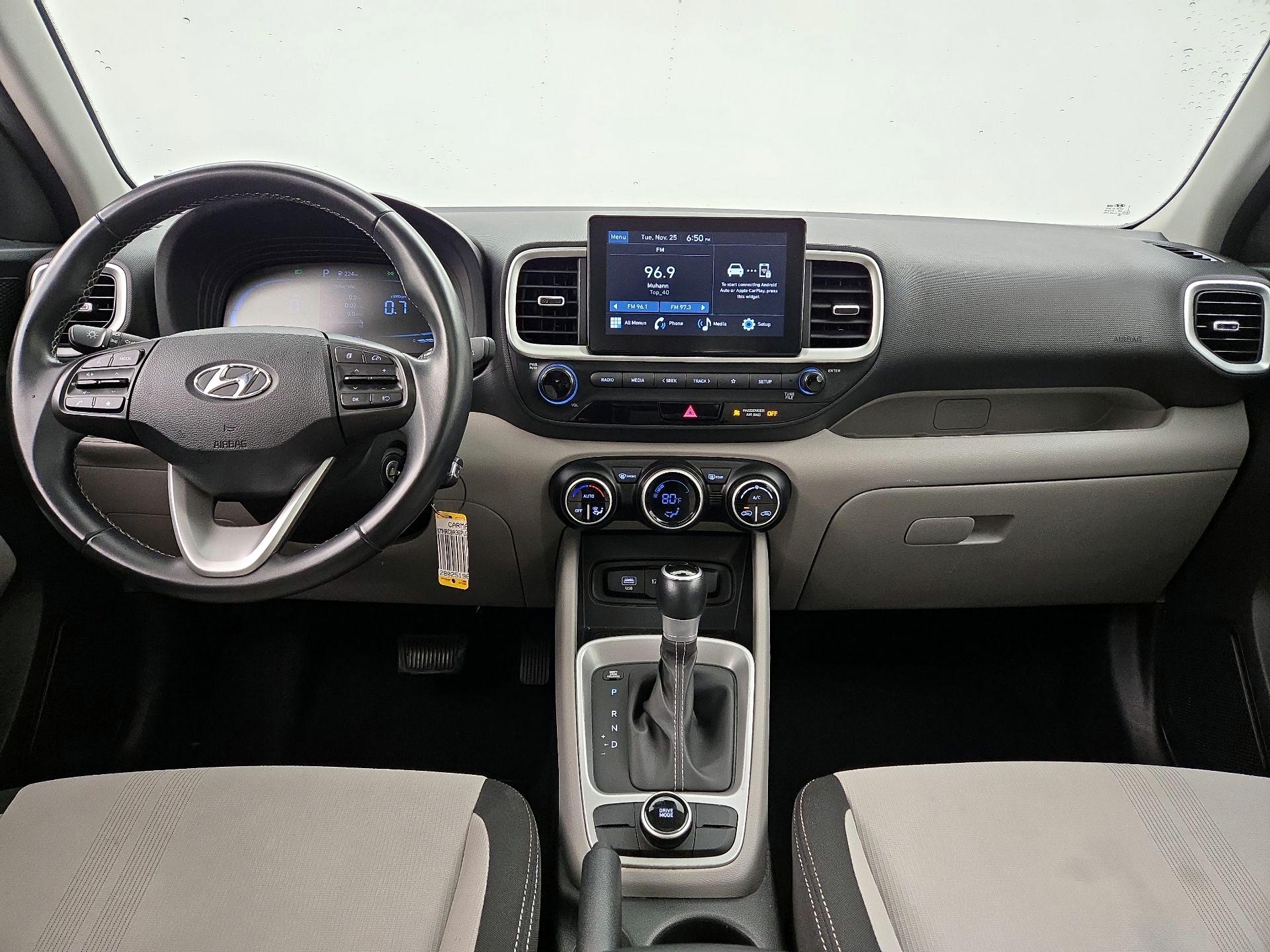 Thumbnail: 2023 Hyundai Venue - 9