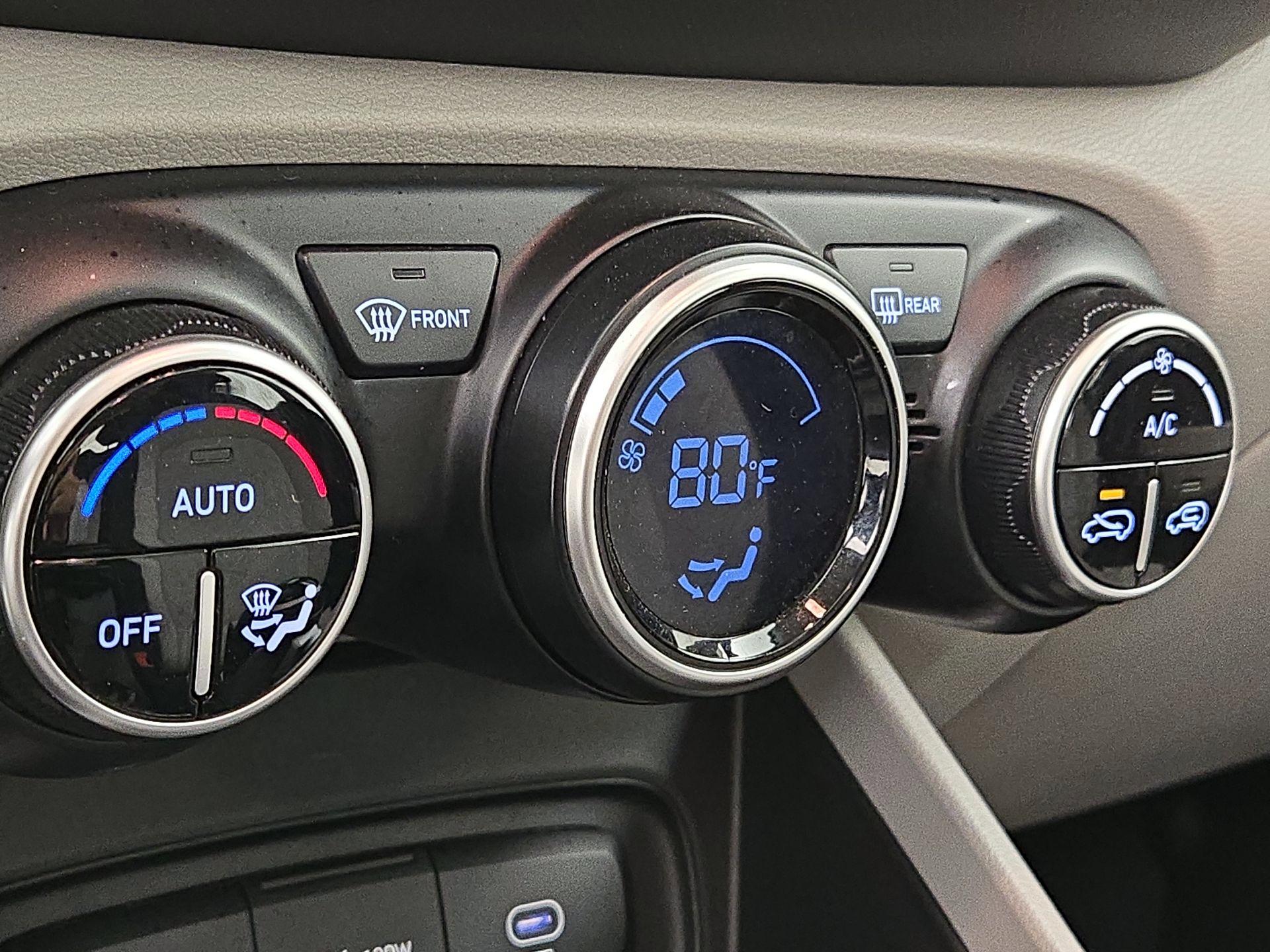 Thumbnail: 2023 Hyundai Venue - 15