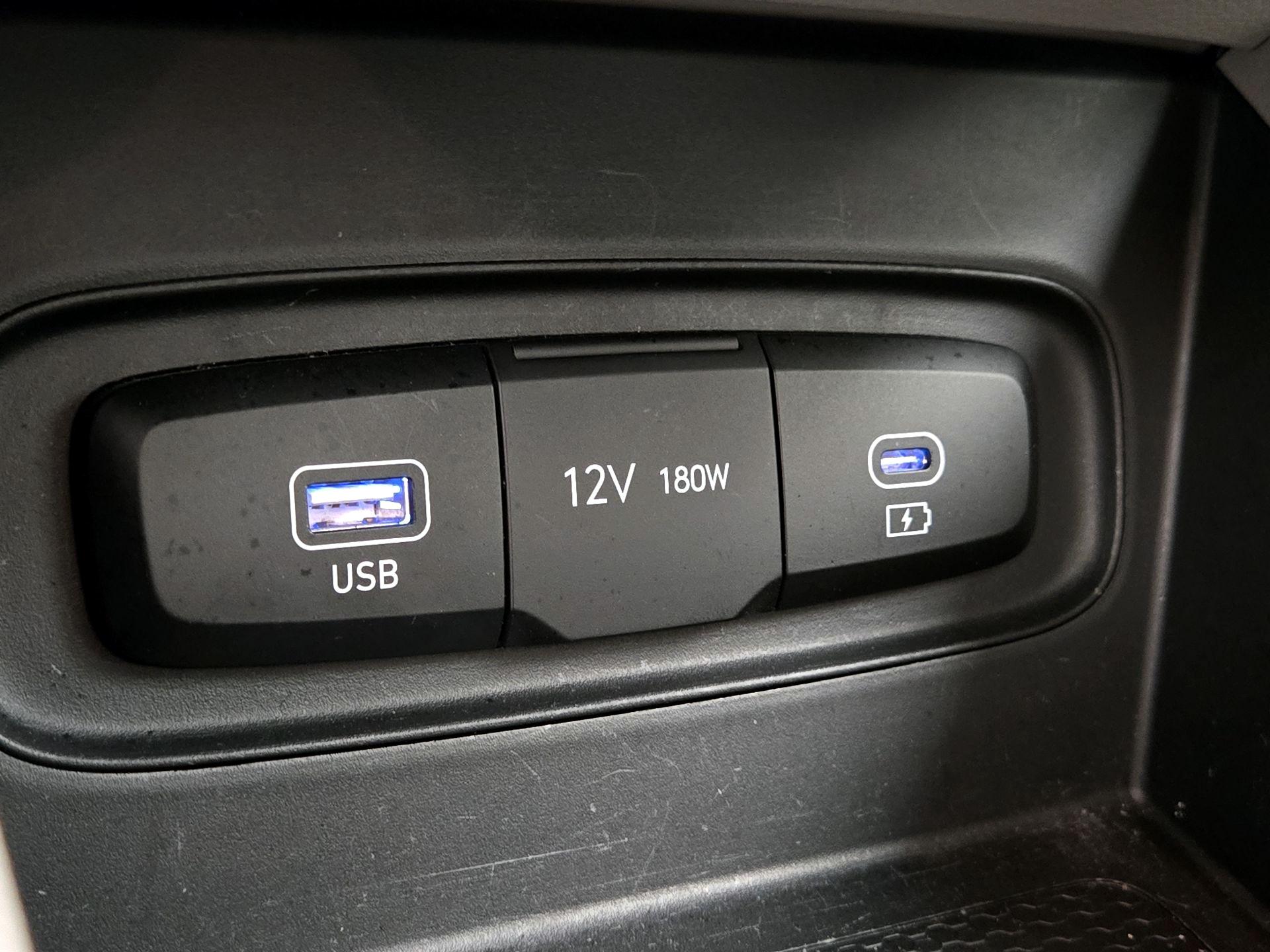 Thumbnail: 2023 Hyundai Venue - 17