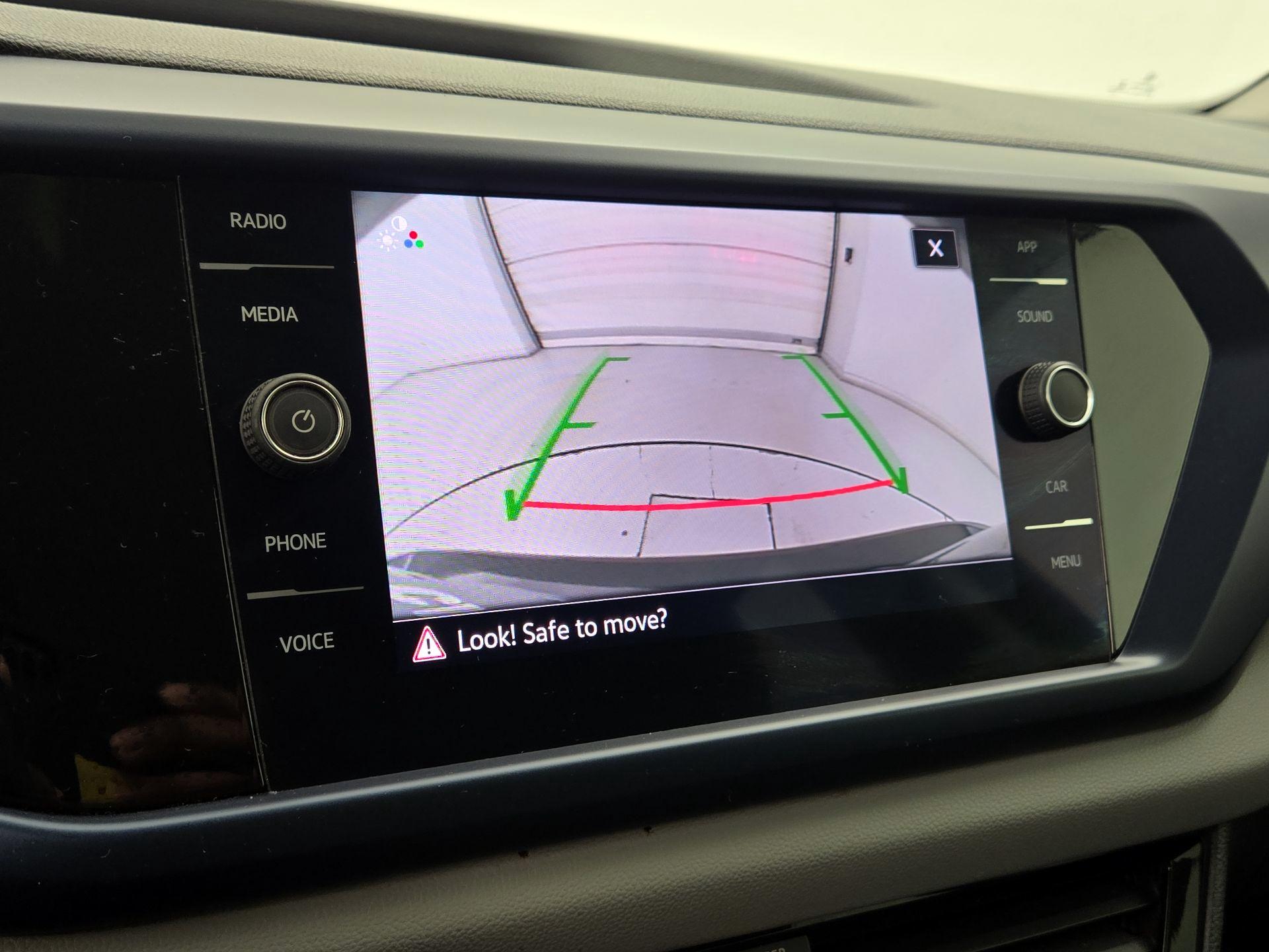 Thumbnail: 2022 Volkswagen Taos - 14