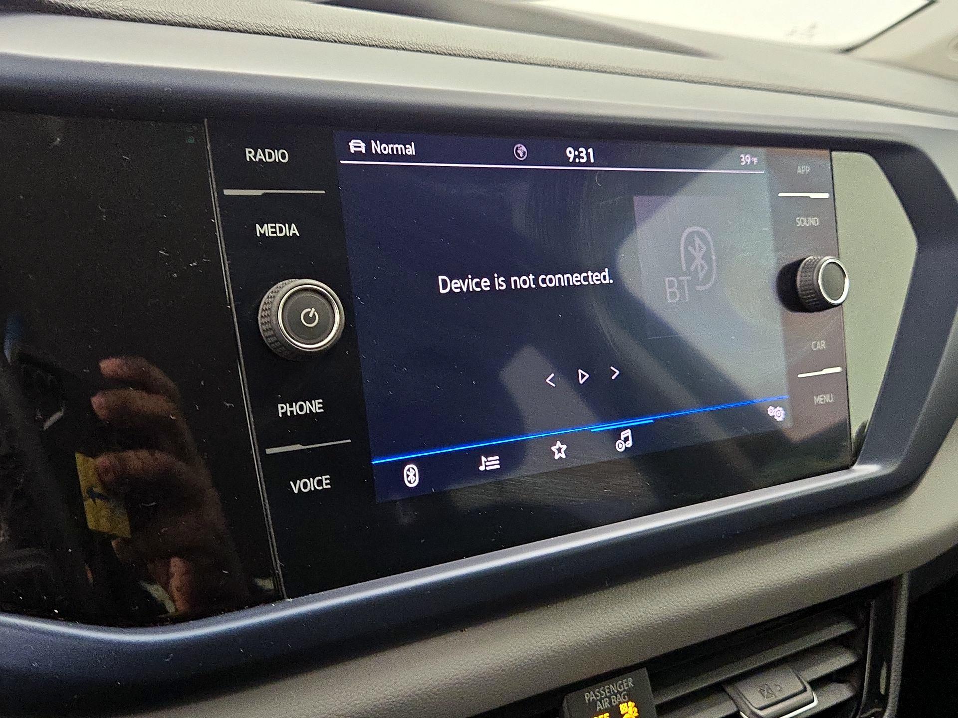 Thumbnail: 2022 Volkswagen Taos - 15