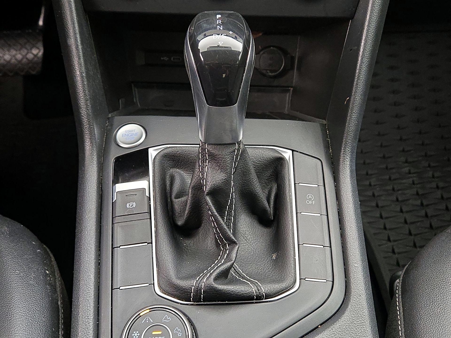 Thumbnail: 2022 Volkswagen Taos - 17