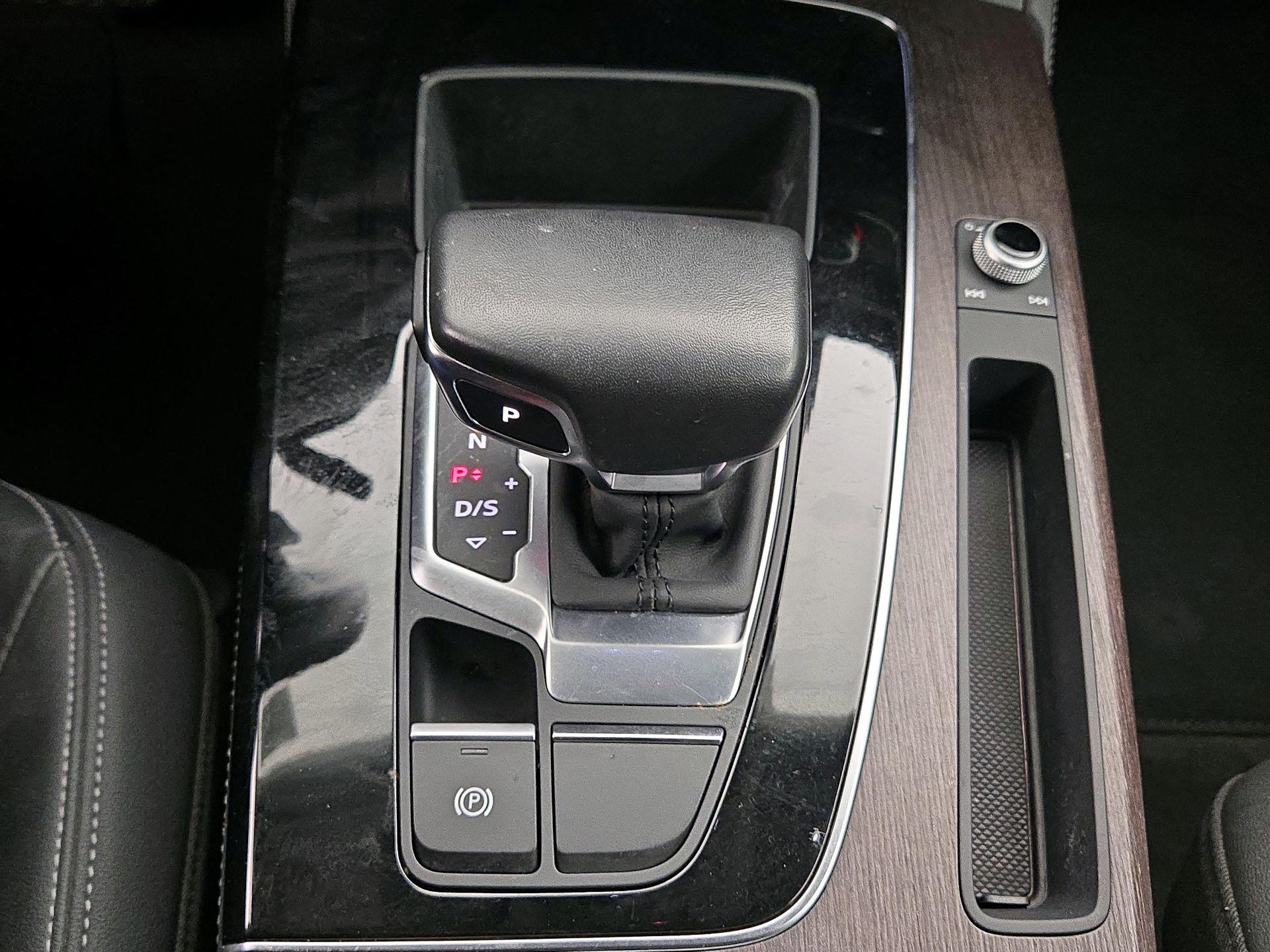 Thumbnail: 2022 Audi Q5 - 17