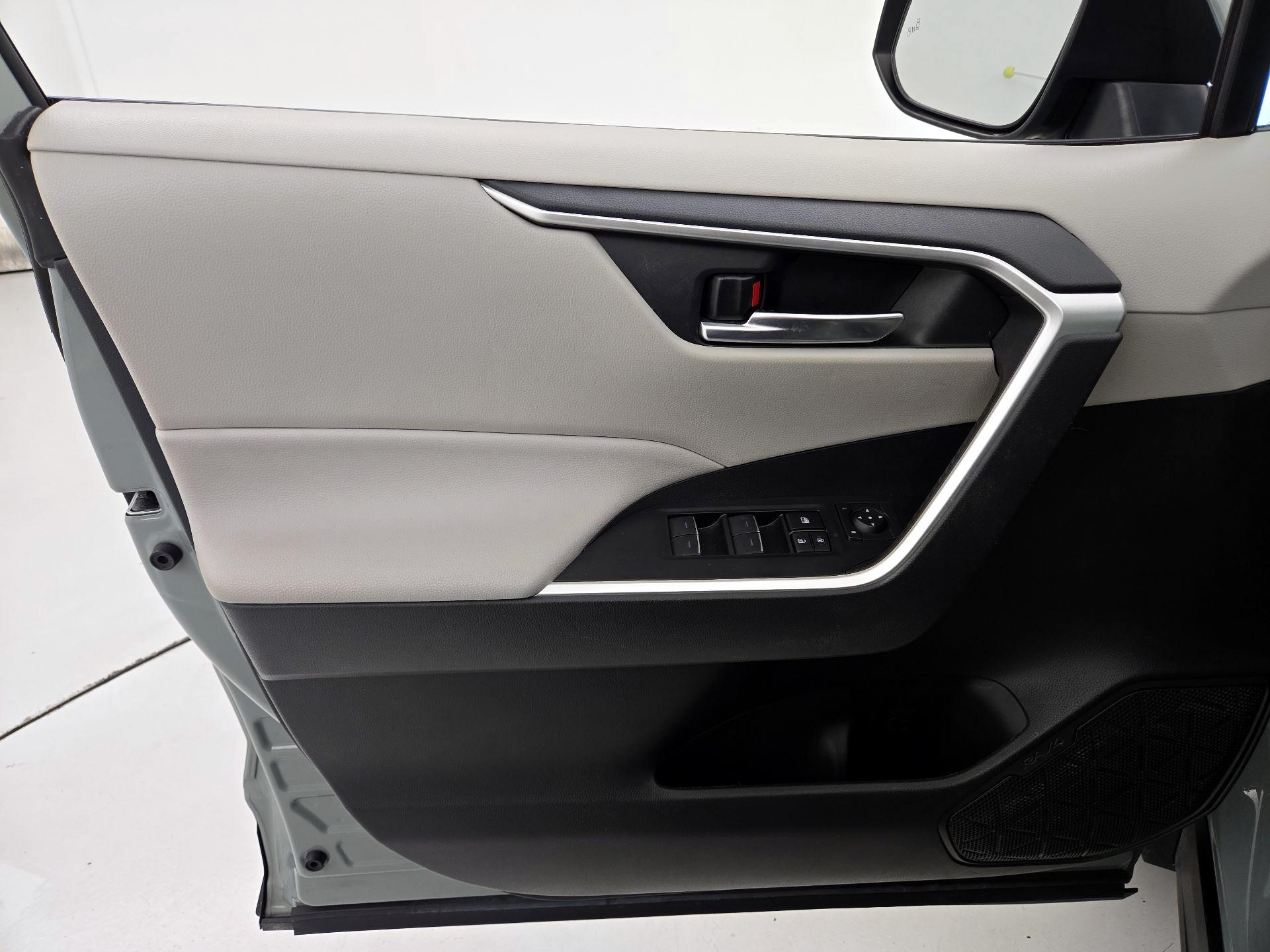 Thumbnail: 2023 Toyota RAV4 - 12