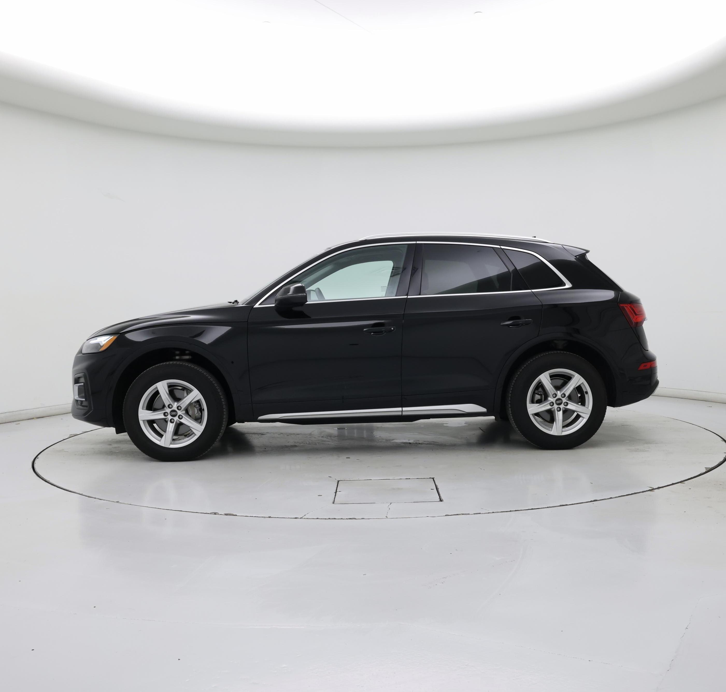 Thumbnail: 2023 Audi Q5 - 3