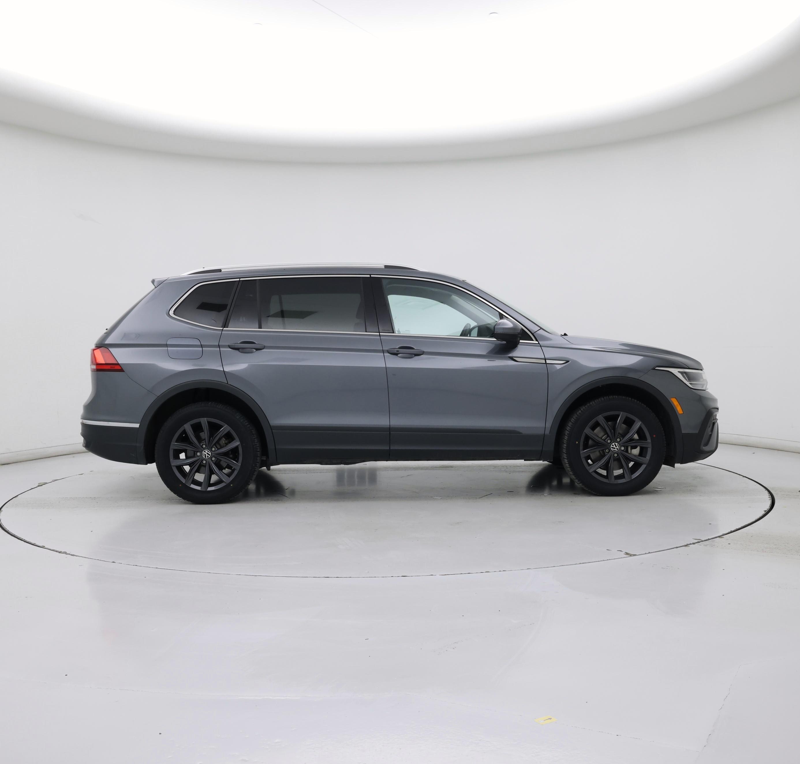 Thumbnail: 2022 Volkswagen Tiguan - 7