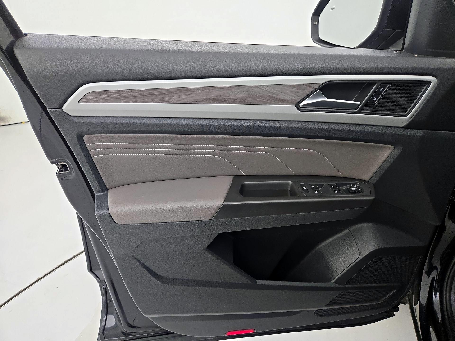 Thumbnail: 2022 Volkswagen Atlas - 12