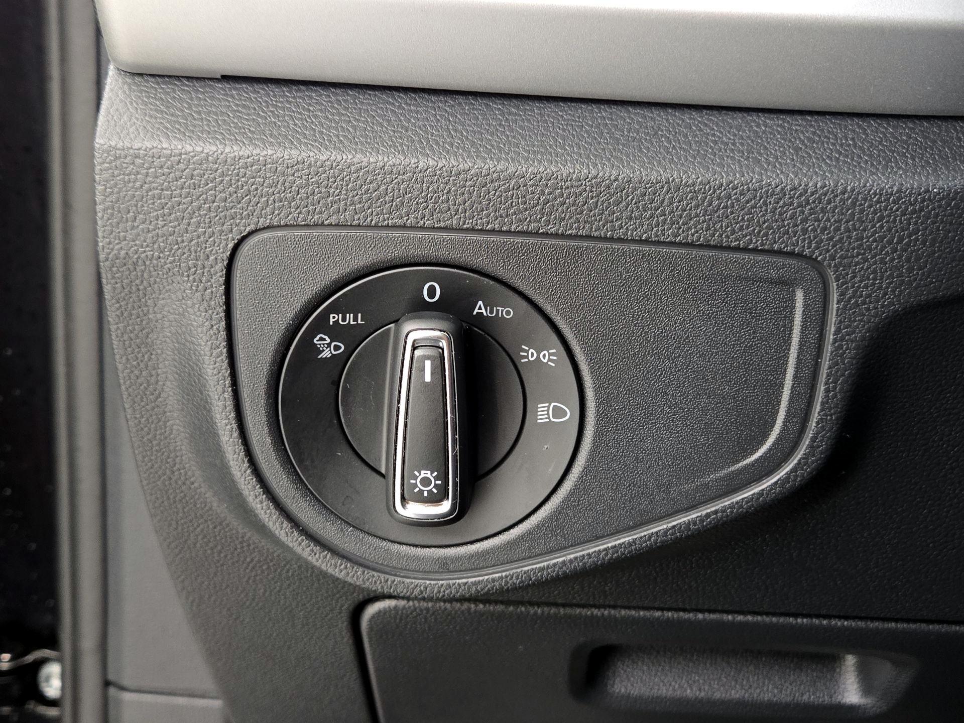 Thumbnail: 2022 Volkswagen Atlas - 13