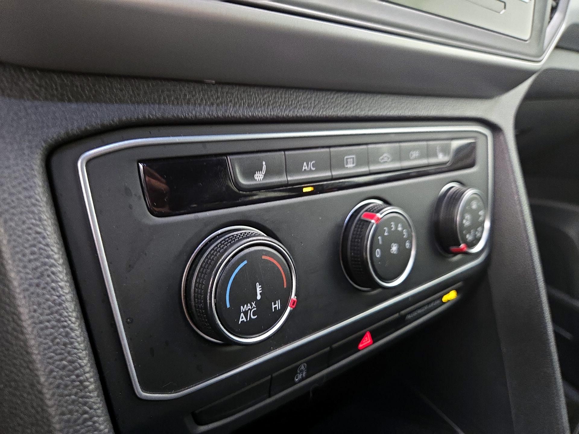 Thumbnail: 2022 Volkswagen Atlas - 16