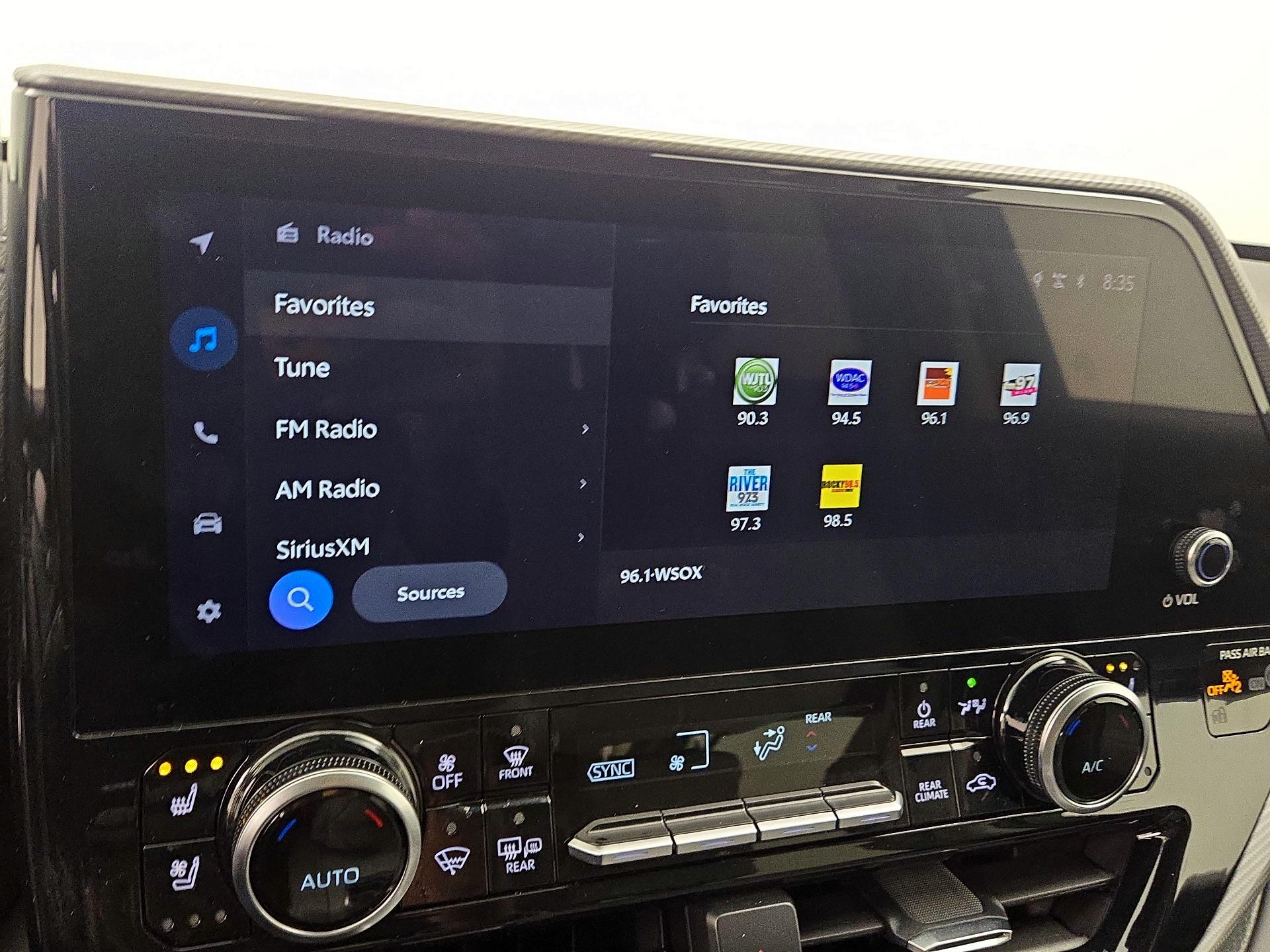 Thumbnail: 2023 Toyota Highlander - 15