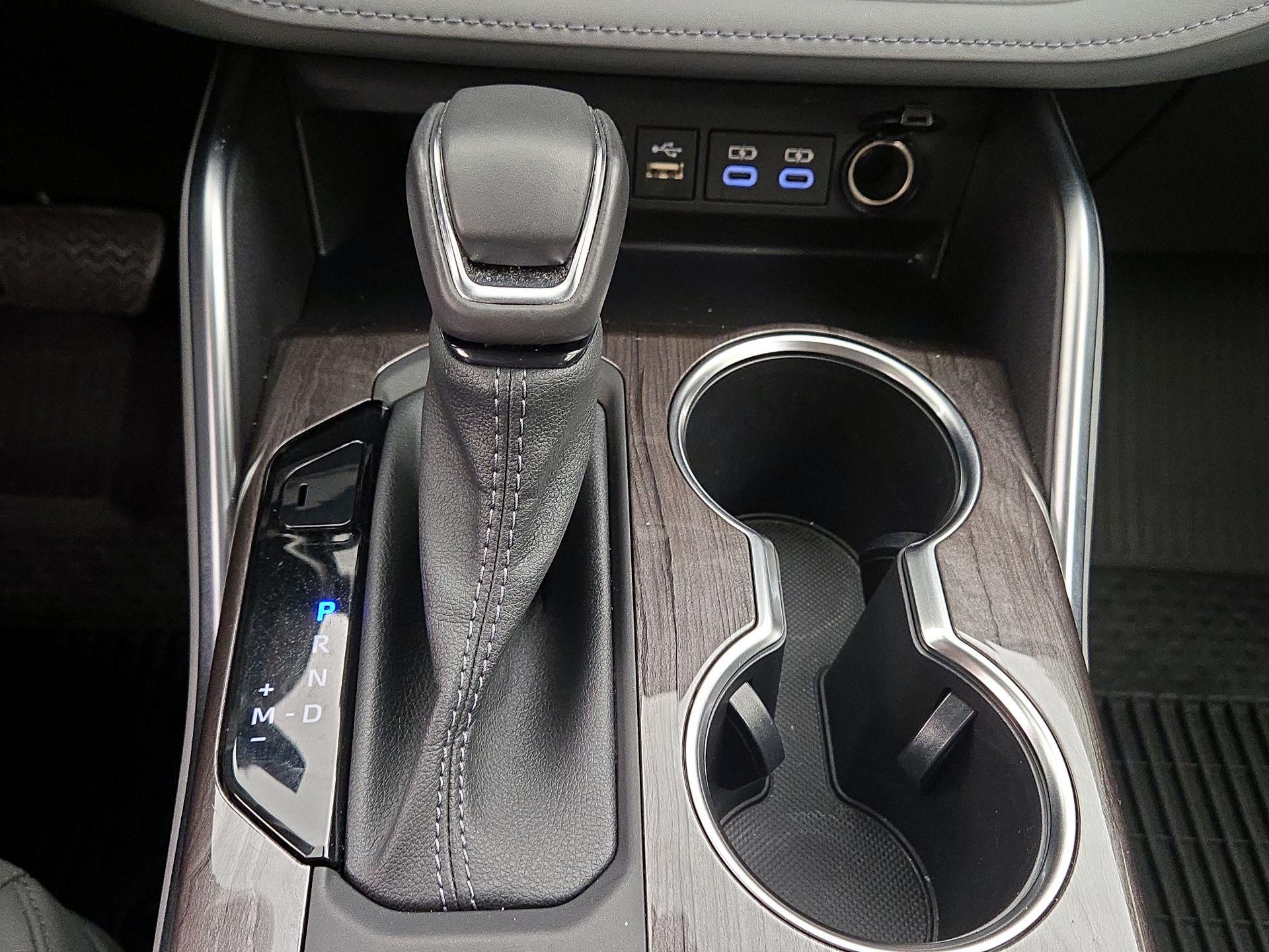 Thumbnail: 2023 Toyota Highlander - 17