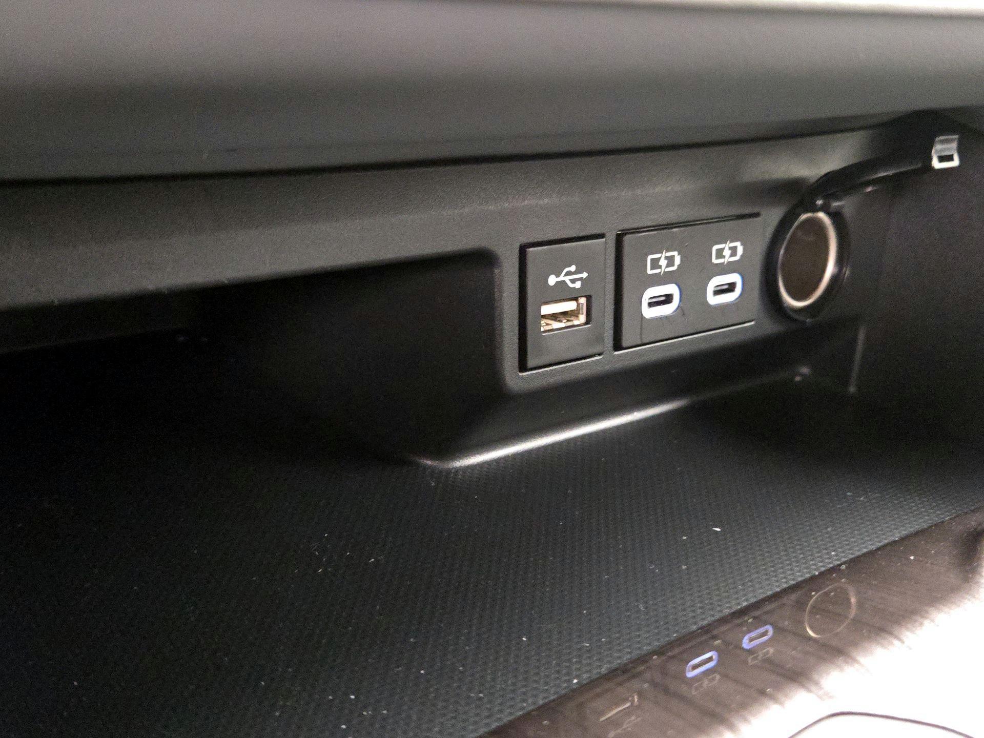 Thumbnail: 2023 Toyota Highlander - 18