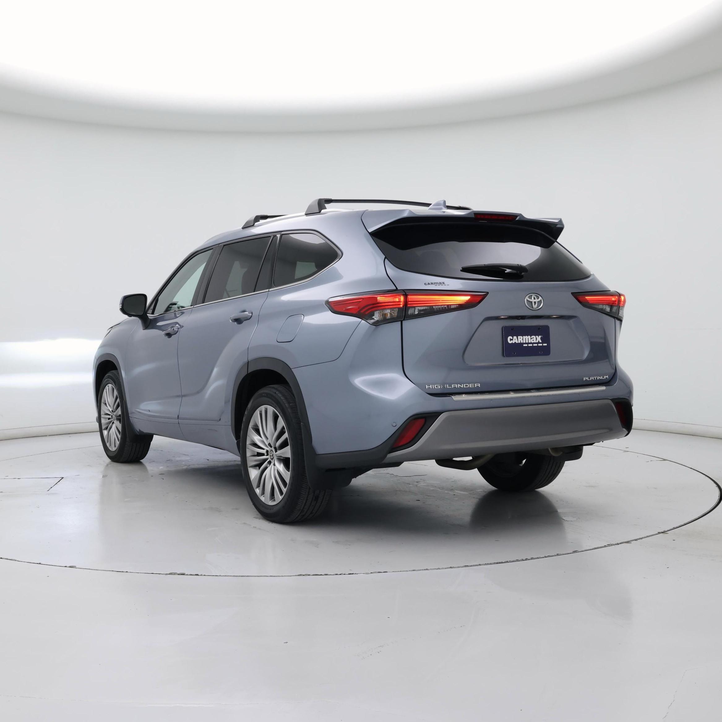 Thumbnail: 2023 Toyota Highlander - 2