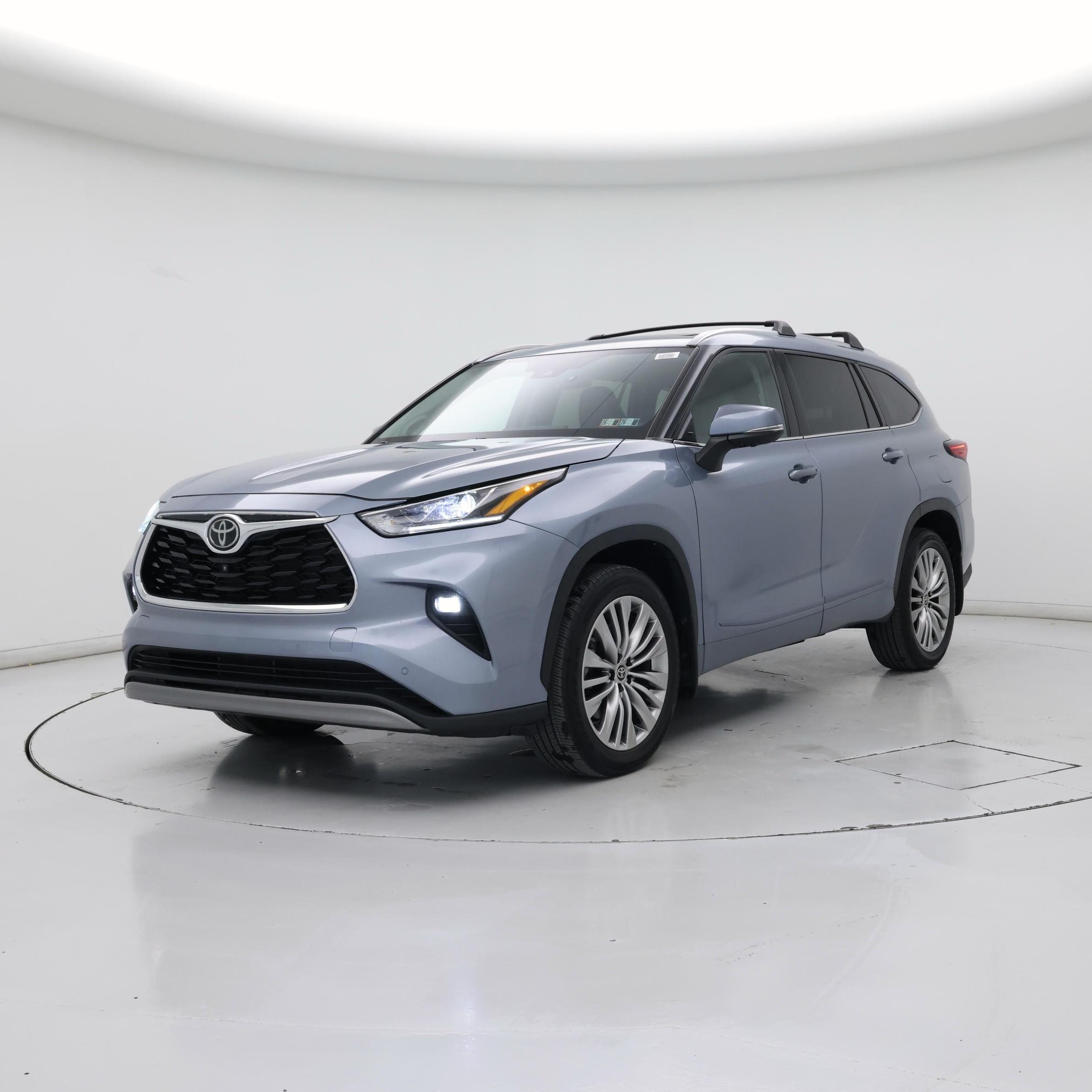 Thumbnail: 2023 Toyota Highlander - 4