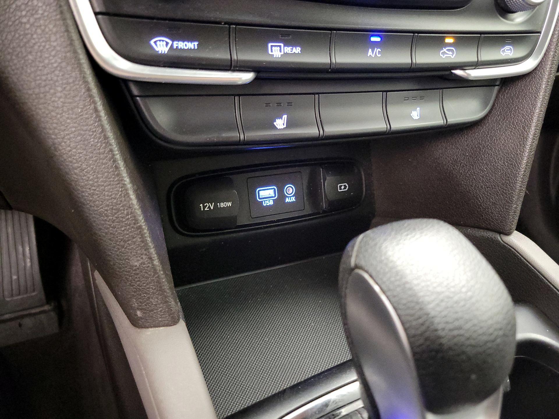 Thumbnail: 2019 Hyundai Santa Fe - 18