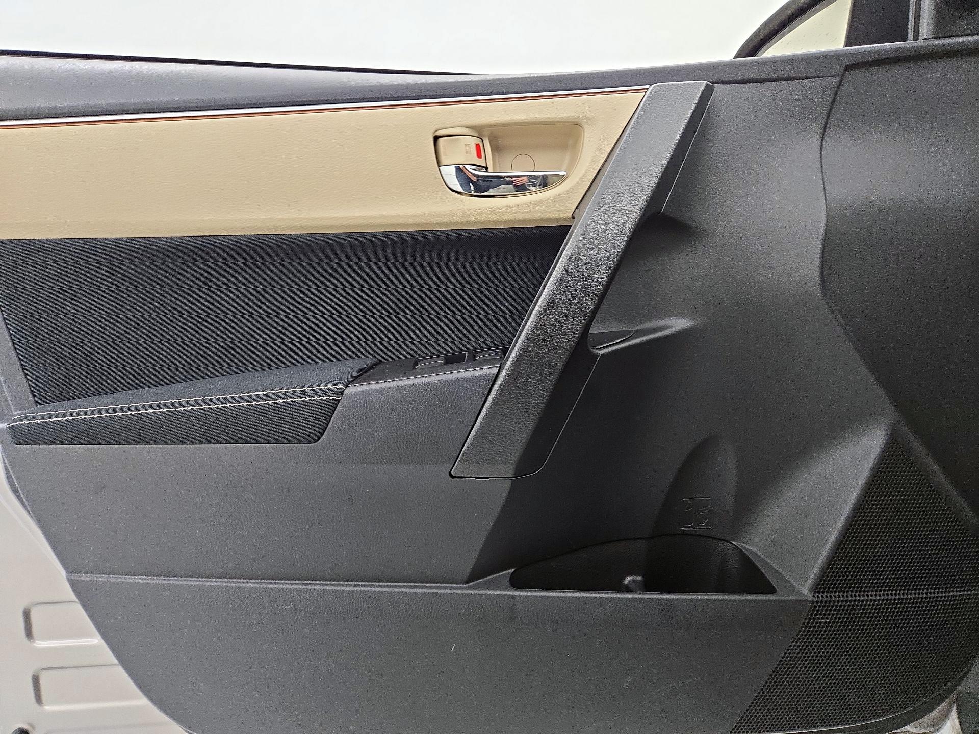 Thumbnail: 2016 Toyota Corolla - 12