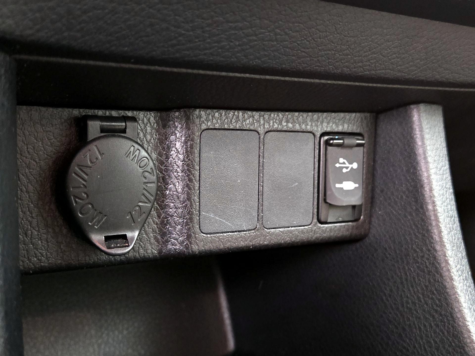 Thumbnail: 2016 Toyota Corolla - 17