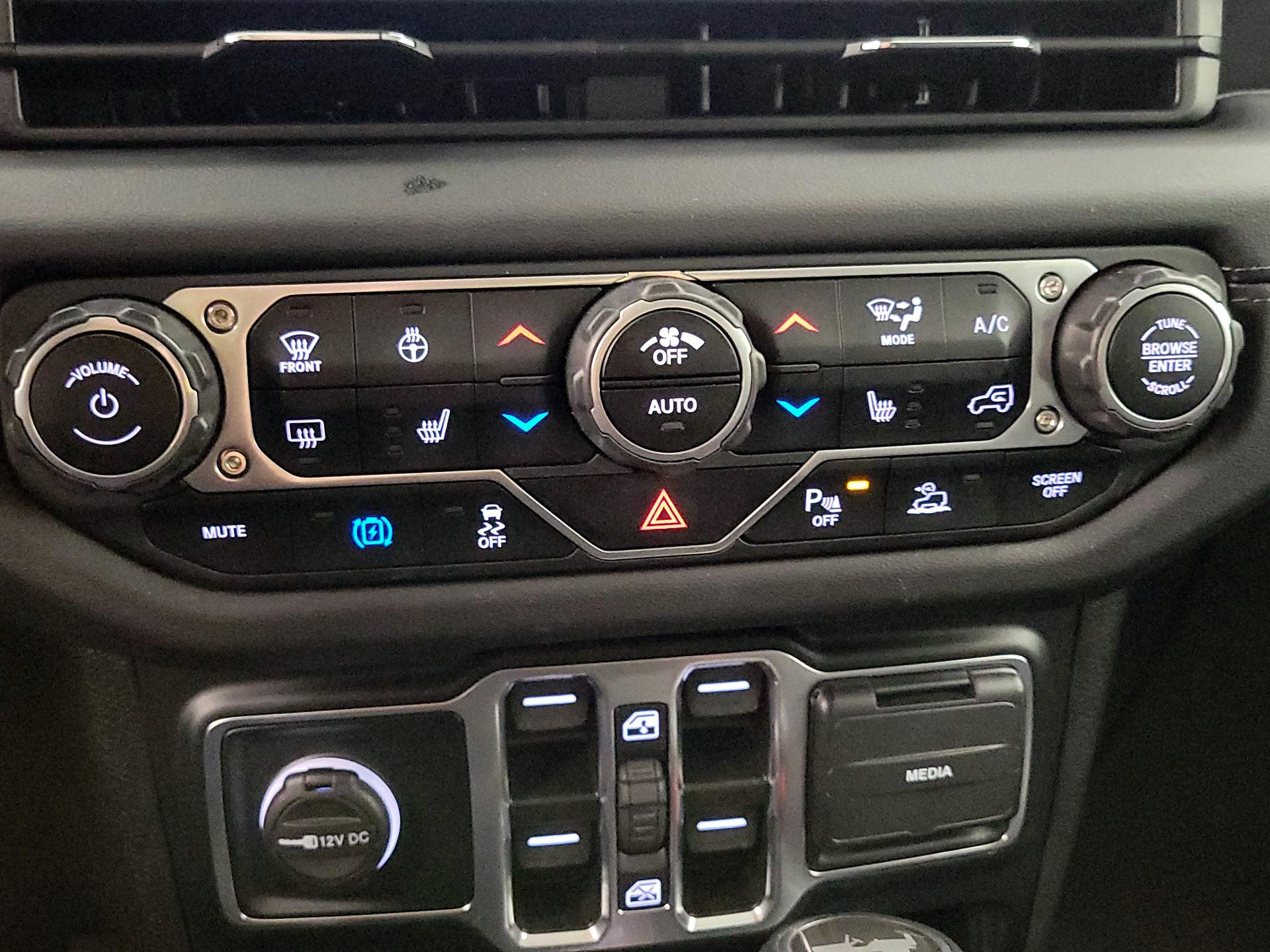 Thumbnail: 2024 Jeep Wrangler - 17