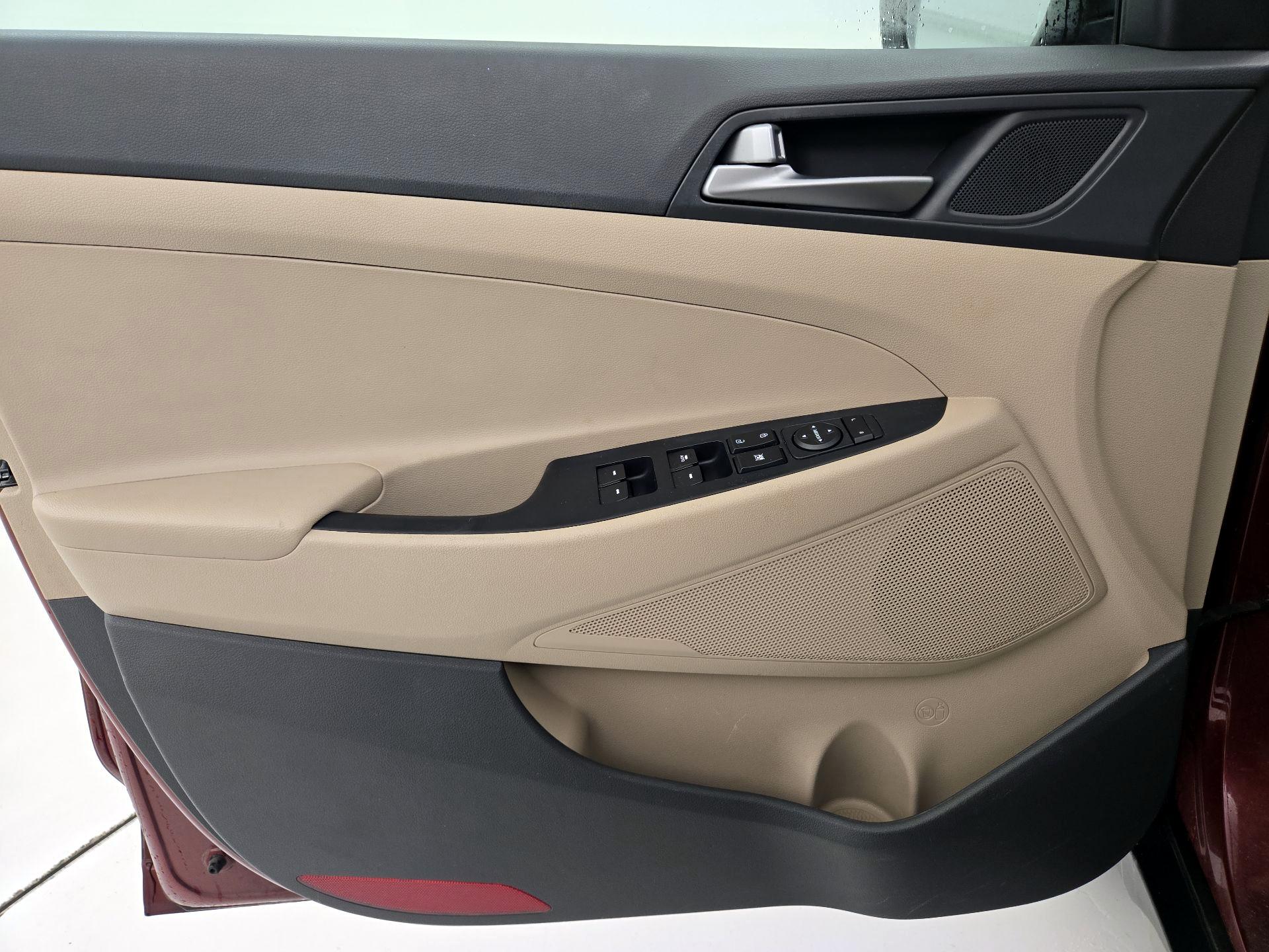 Thumbnail: 2017 Hyundai Tucson - 12