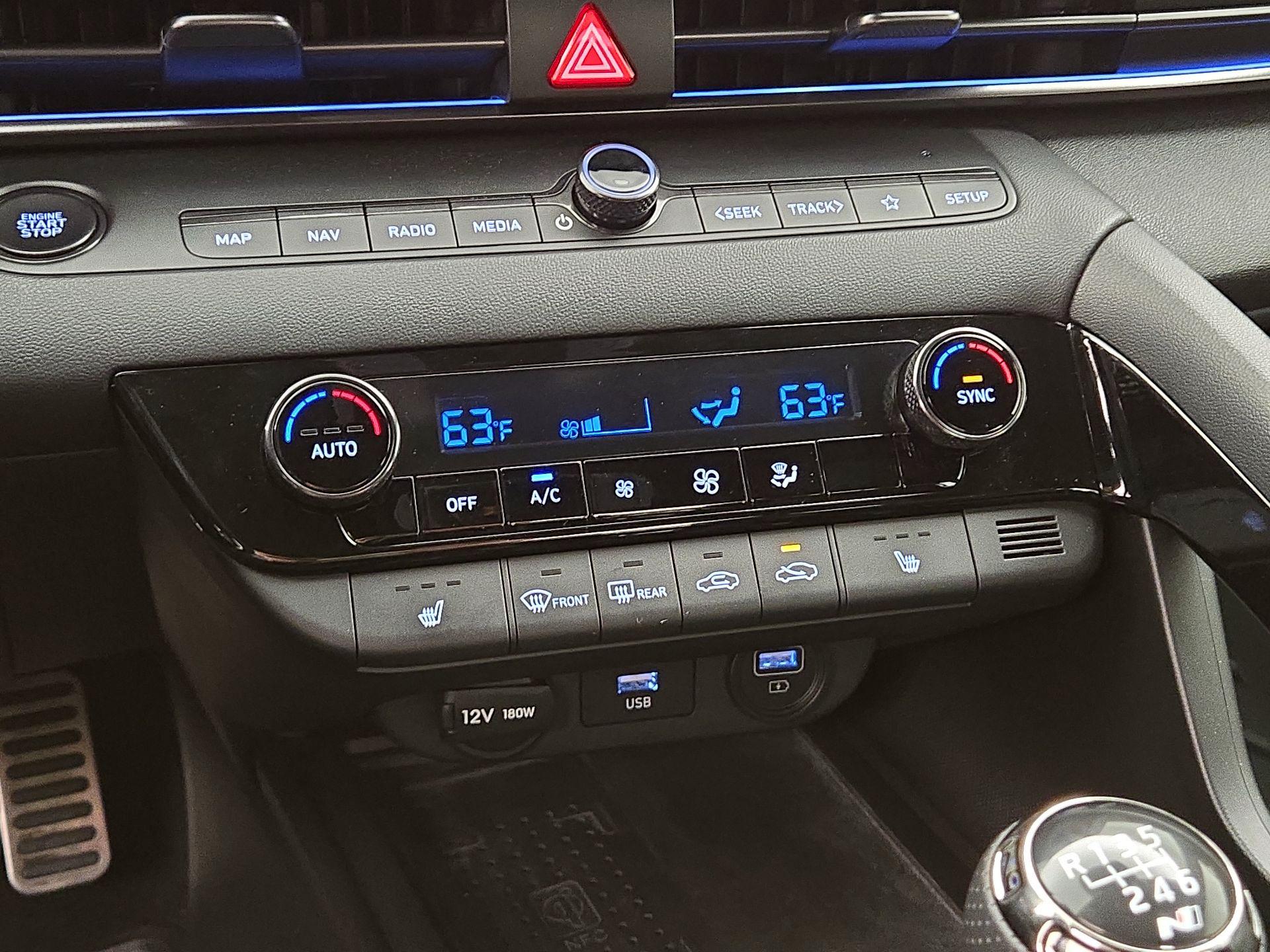 Thumbnail: 2022 Hyundai Elantra - 17