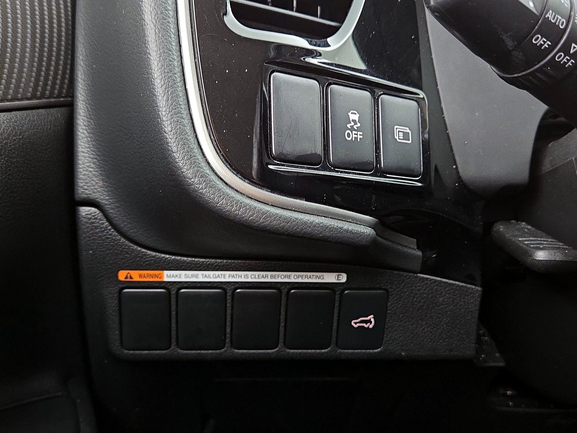 Thumbnail: 2019 Mitsubishi Outlander - 13