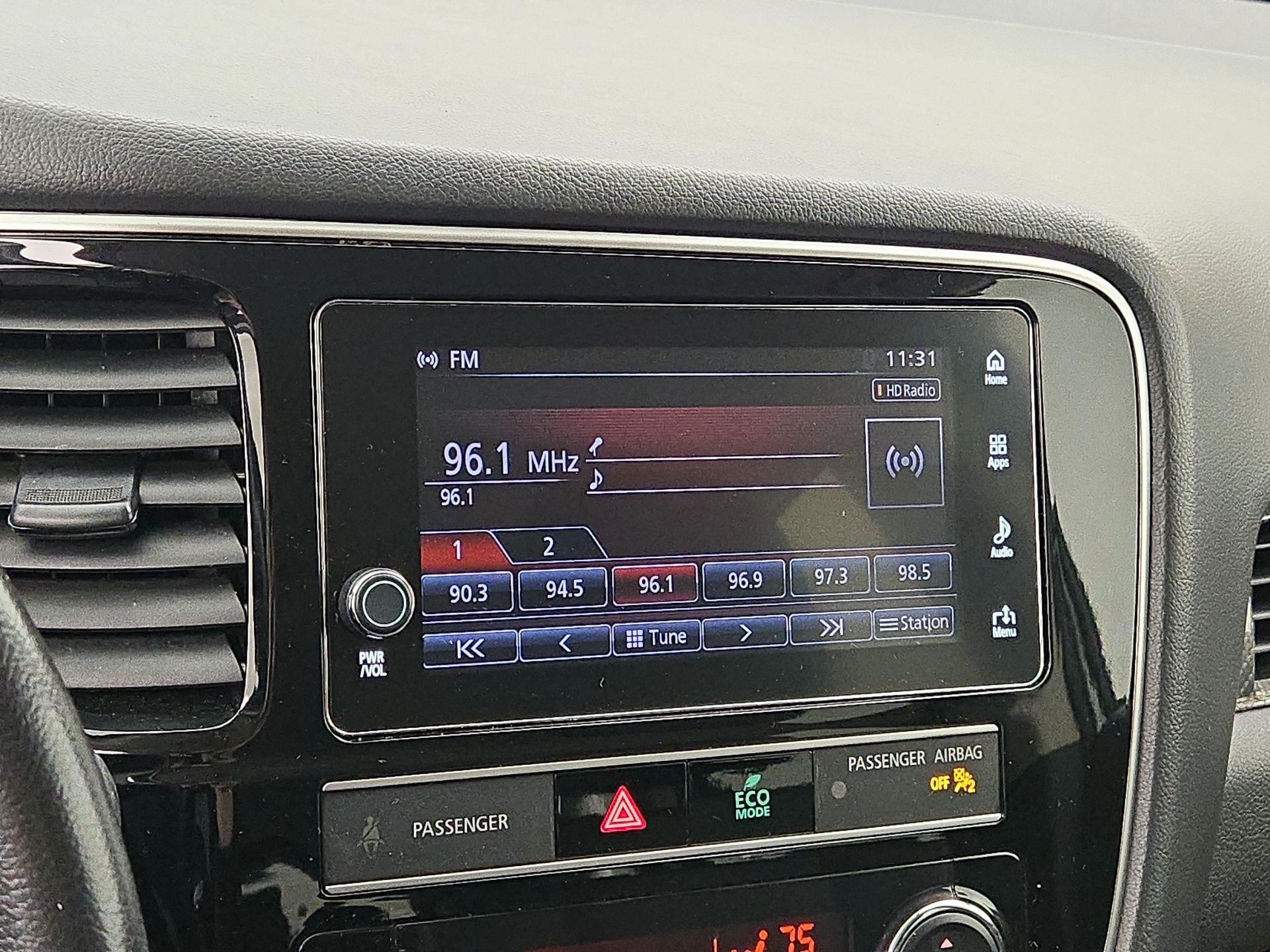 Thumbnail: 2019 Mitsubishi Outlander - 15