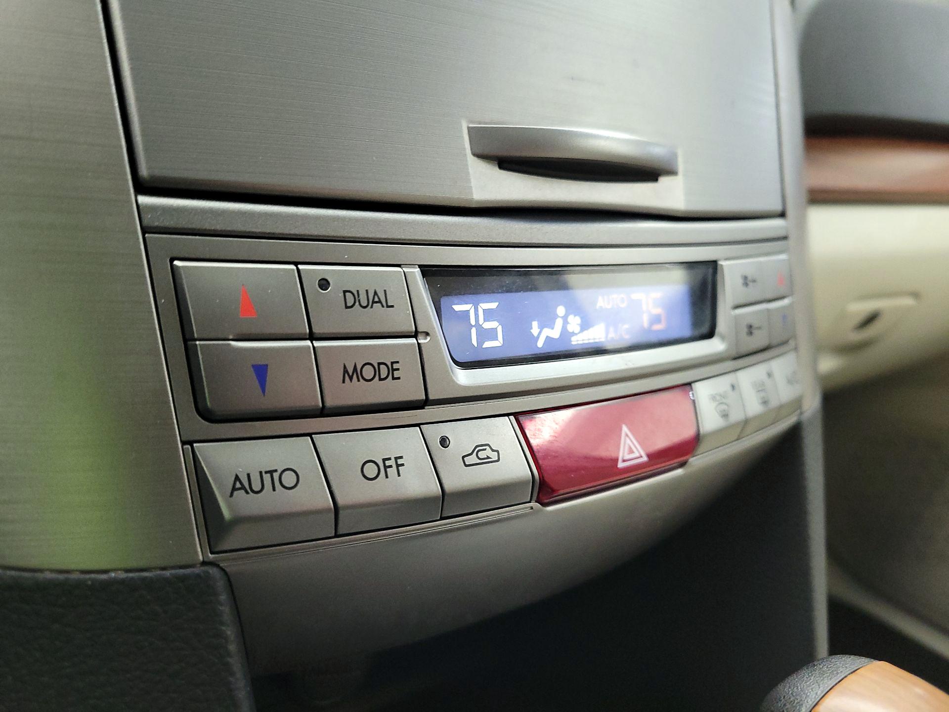 Thumbnail: 2014 Subaru Outback - 16