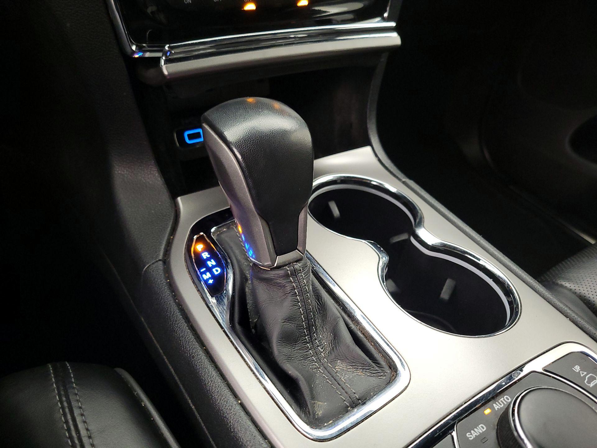 Thumbnail: 2020 Jeep Grand Cherokee - 17