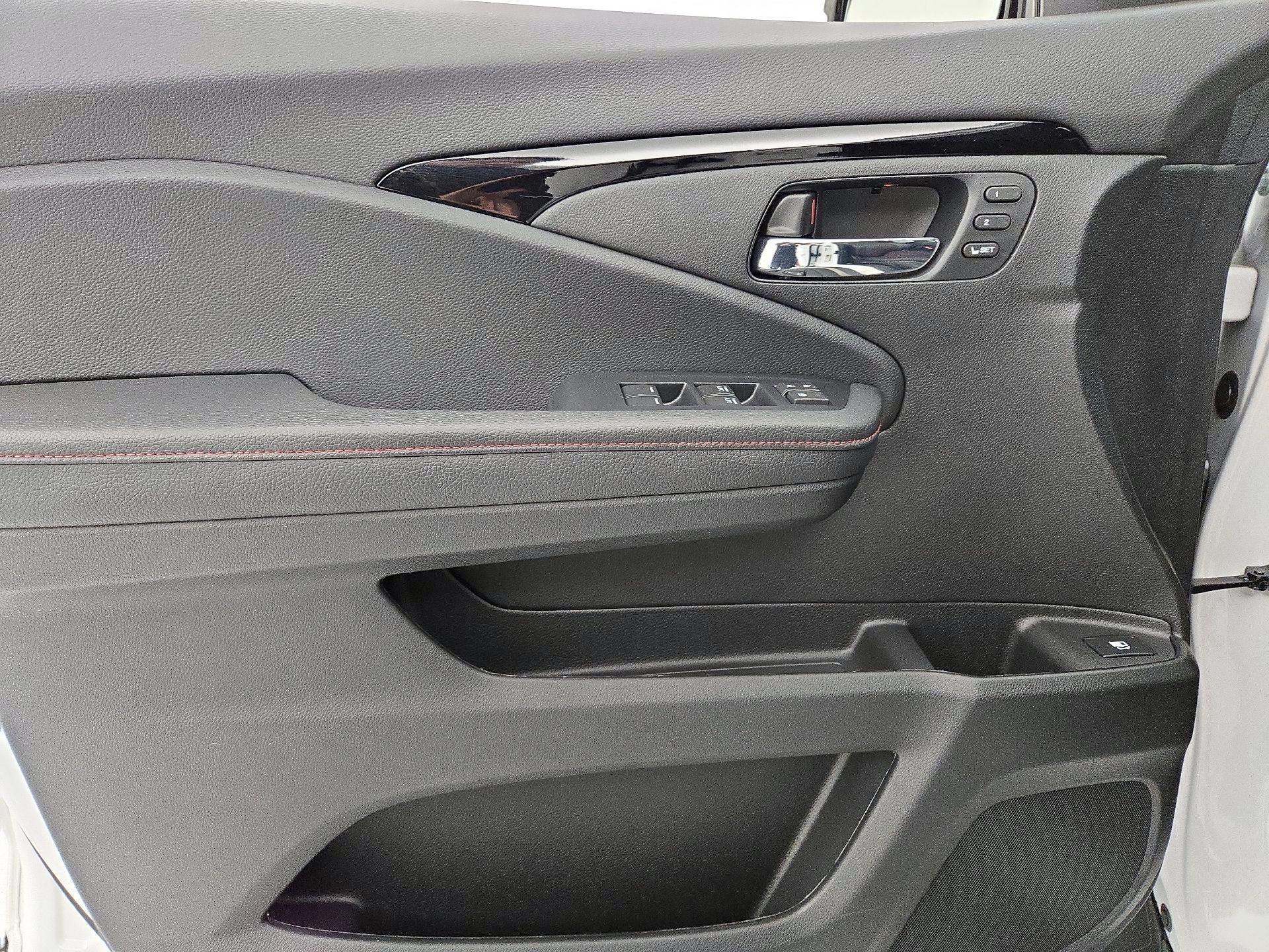 Thumbnail: 2025 Honda Ridgeline - 12