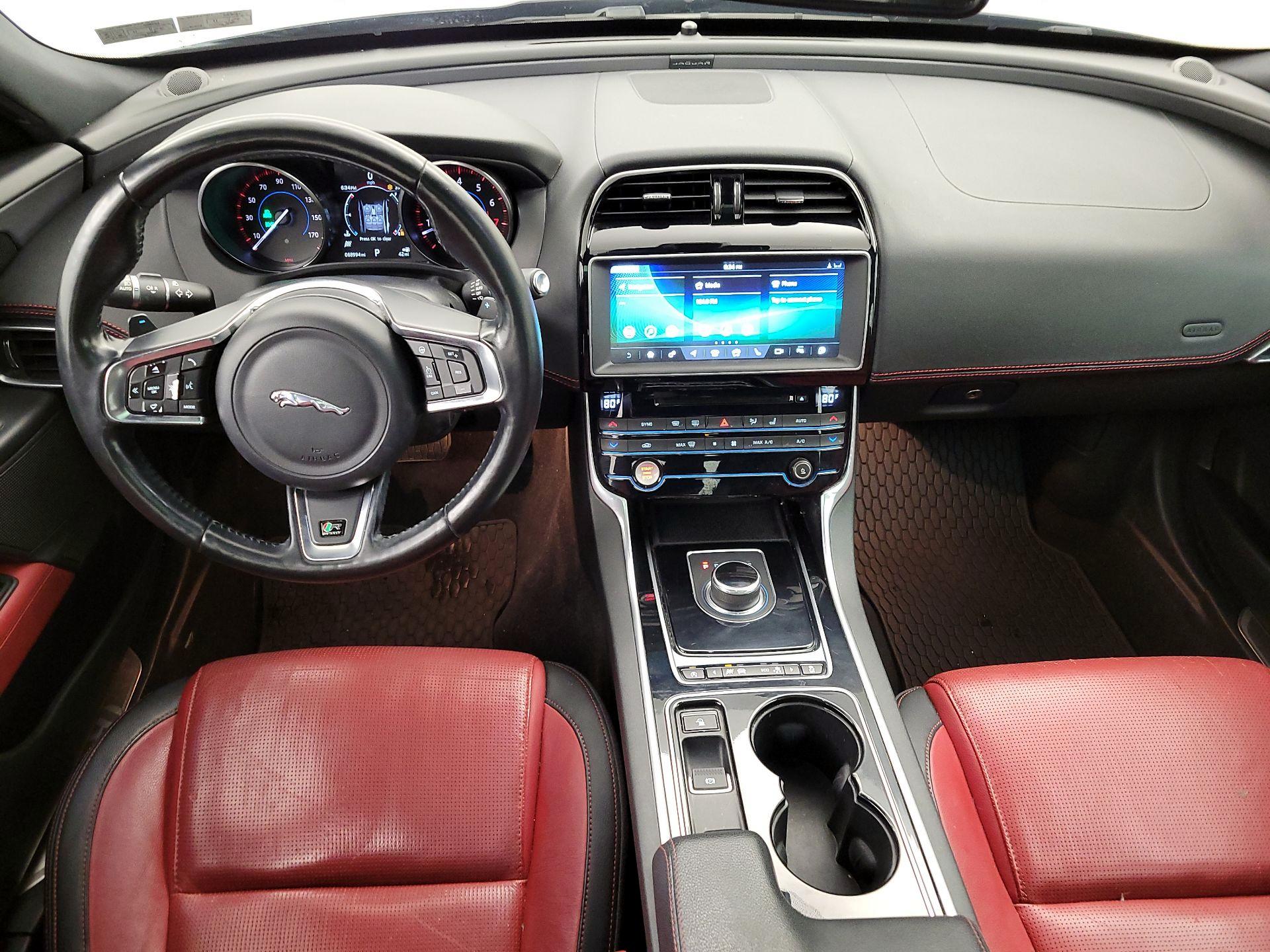 Thumbnail: 2017 Jaguar XE - 9