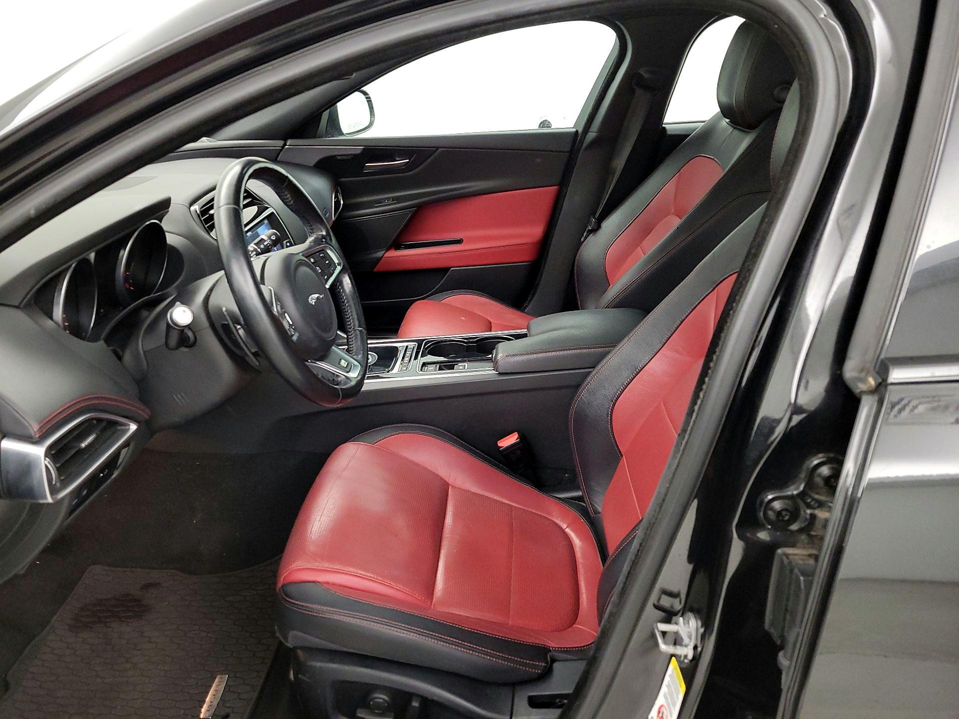 Thumbnail: 2017 Jaguar XE - 11