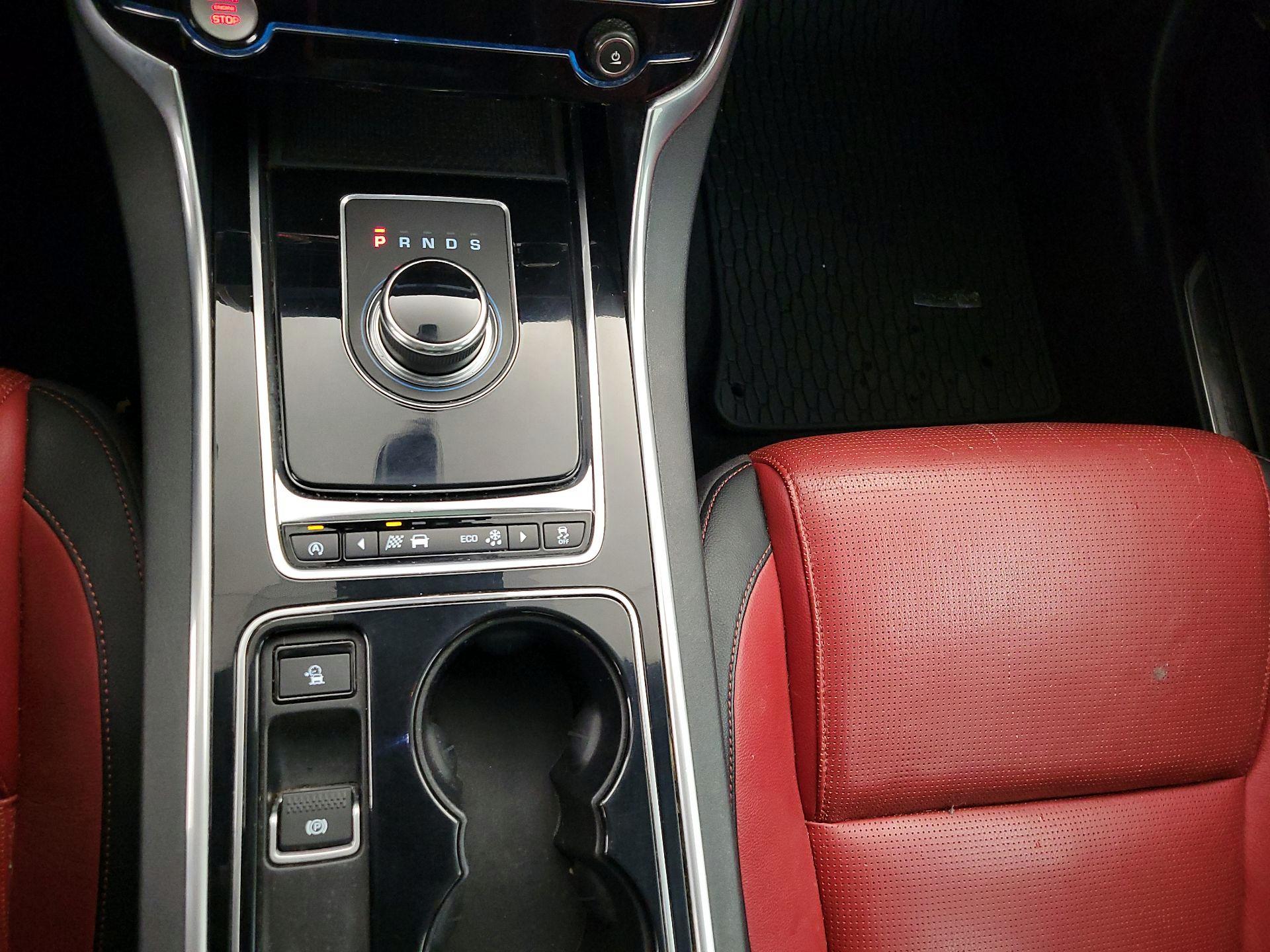 Thumbnail: 2017 Jaguar XE - 17