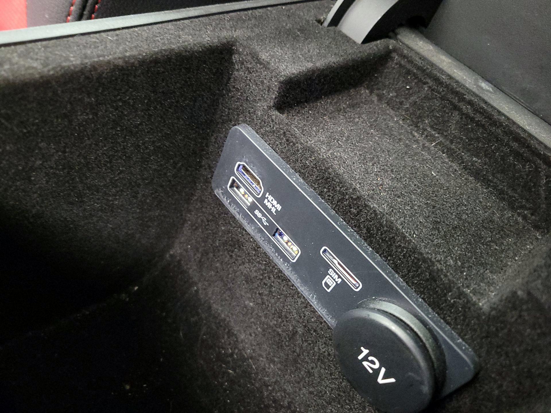 Thumbnail: 2017 Jaguar XE - 18