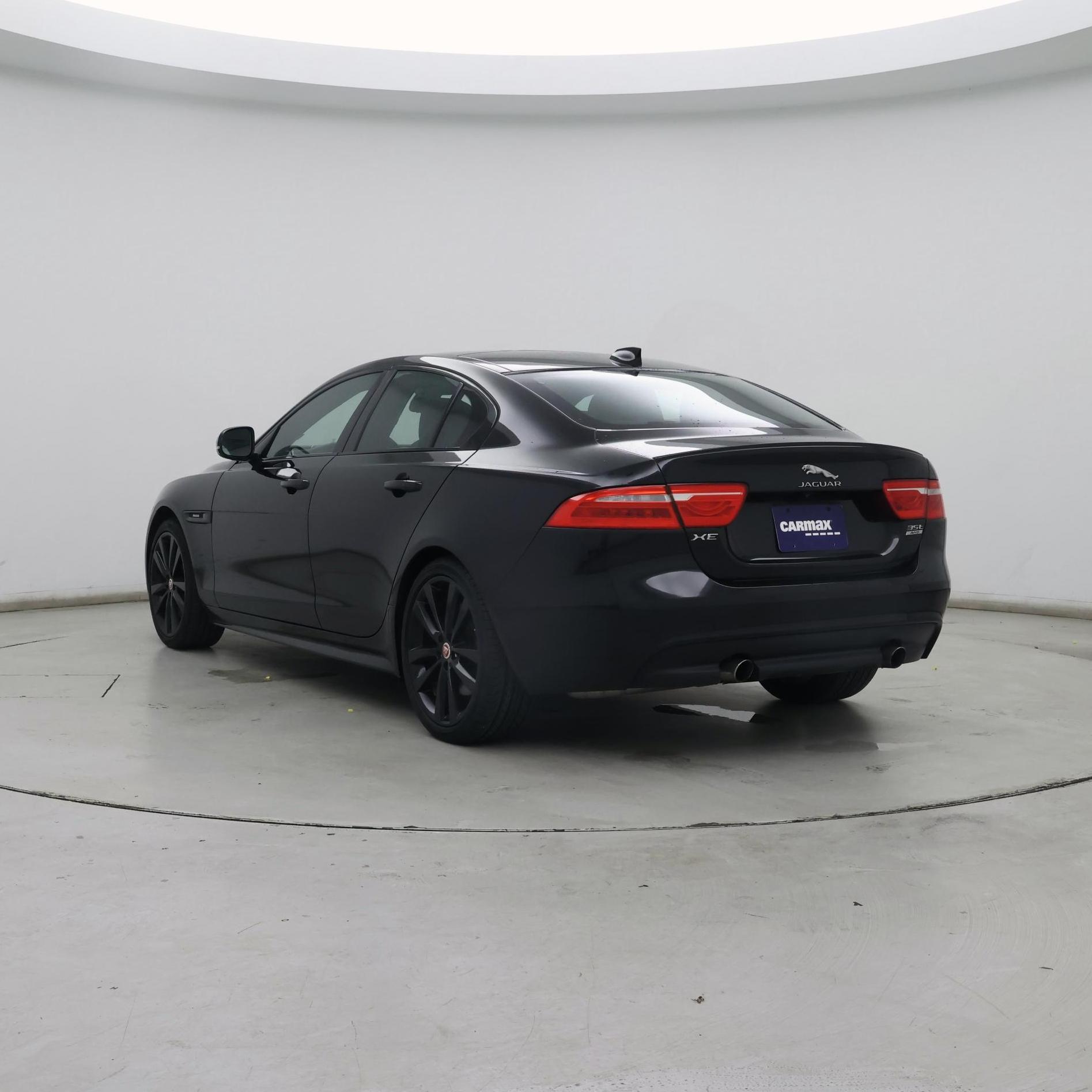 Thumbnail: 2017 Jaguar XE - 2