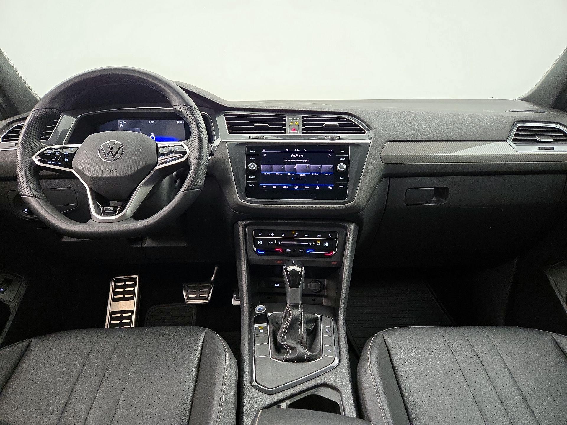 Thumbnail: 2022 Volkswagen Tiguan - 9