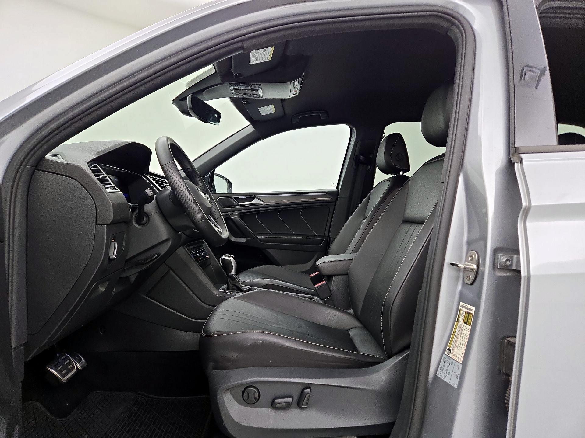 Thumbnail: 2022 Volkswagen Tiguan - 11