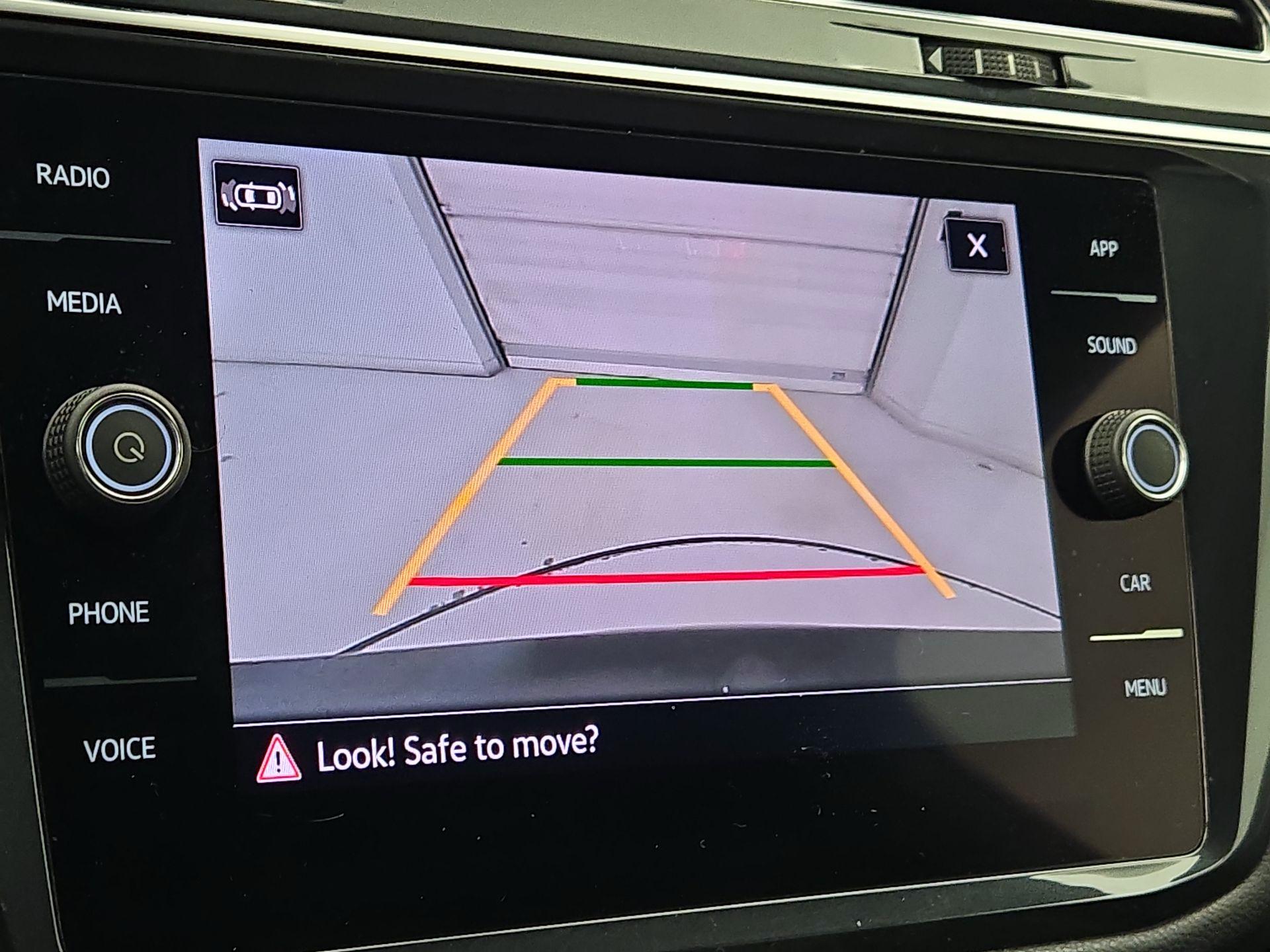 Thumbnail: 2022 Volkswagen Tiguan - 13