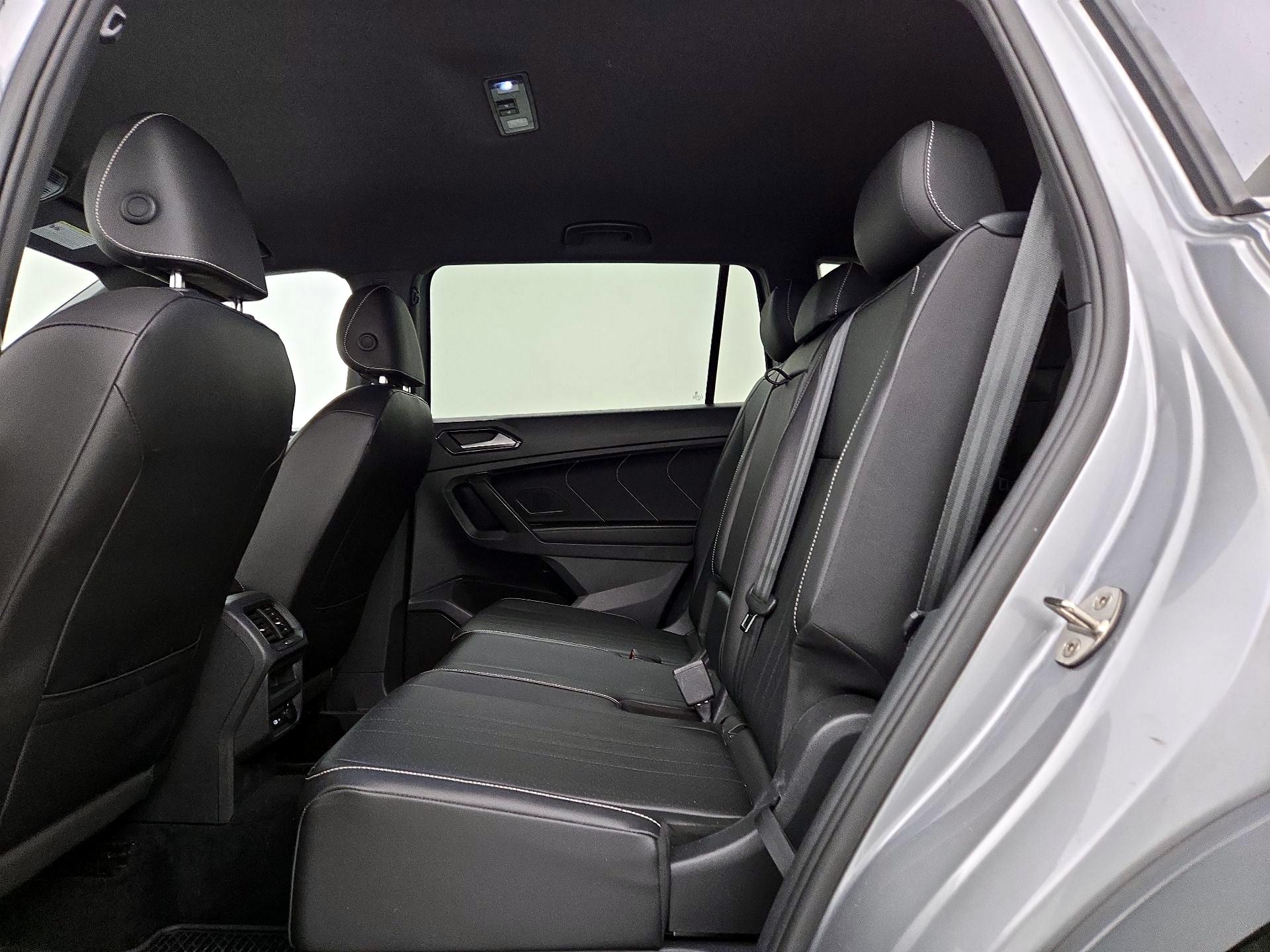 Thumbnail: 2022 Volkswagen Tiguan - 18