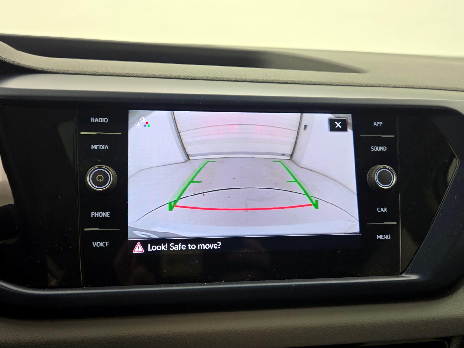 Thumbnail: 2022 Volkswagen Taos - 14