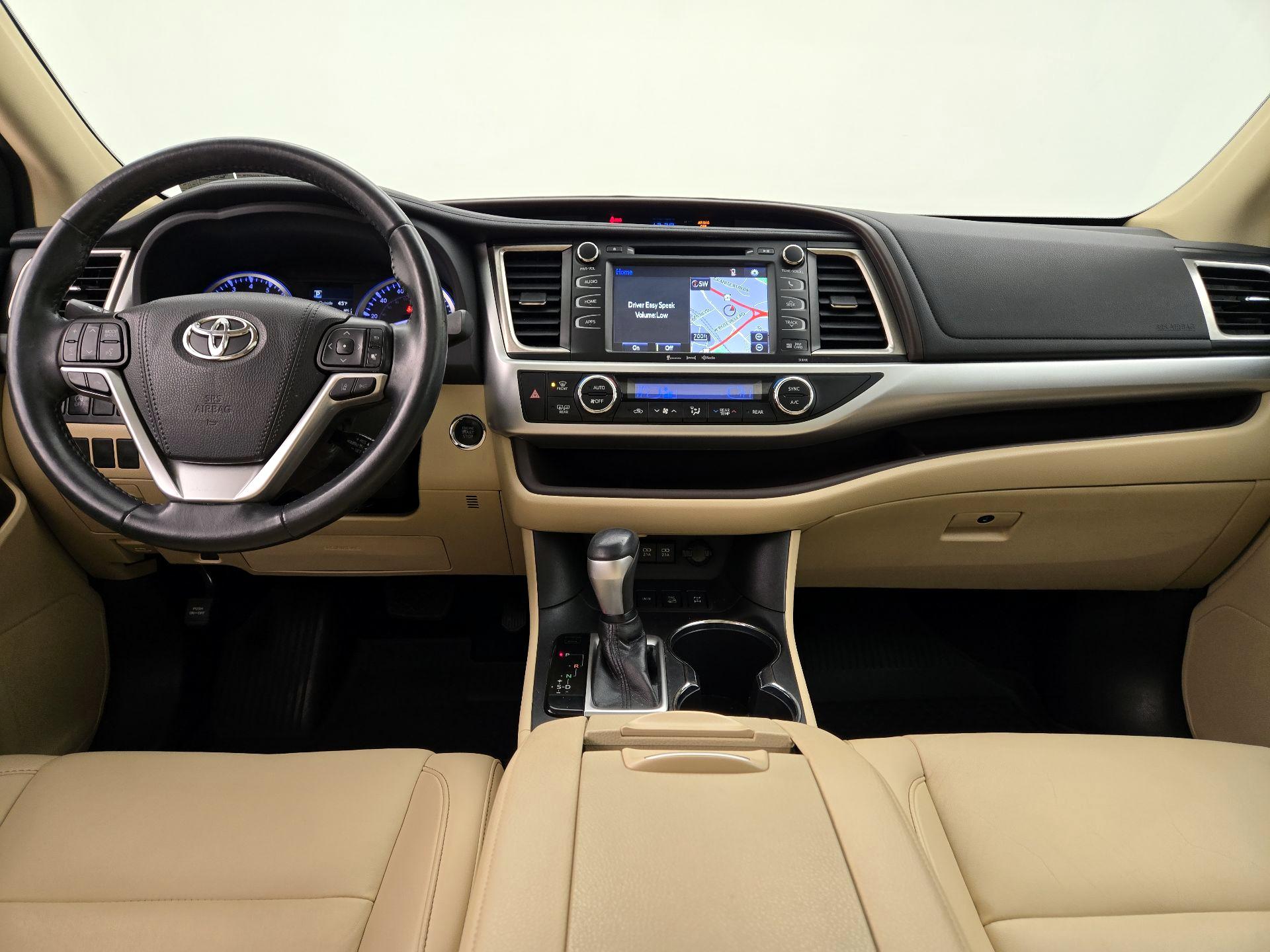 Thumbnail: 2019 Toyota Highlander - 9