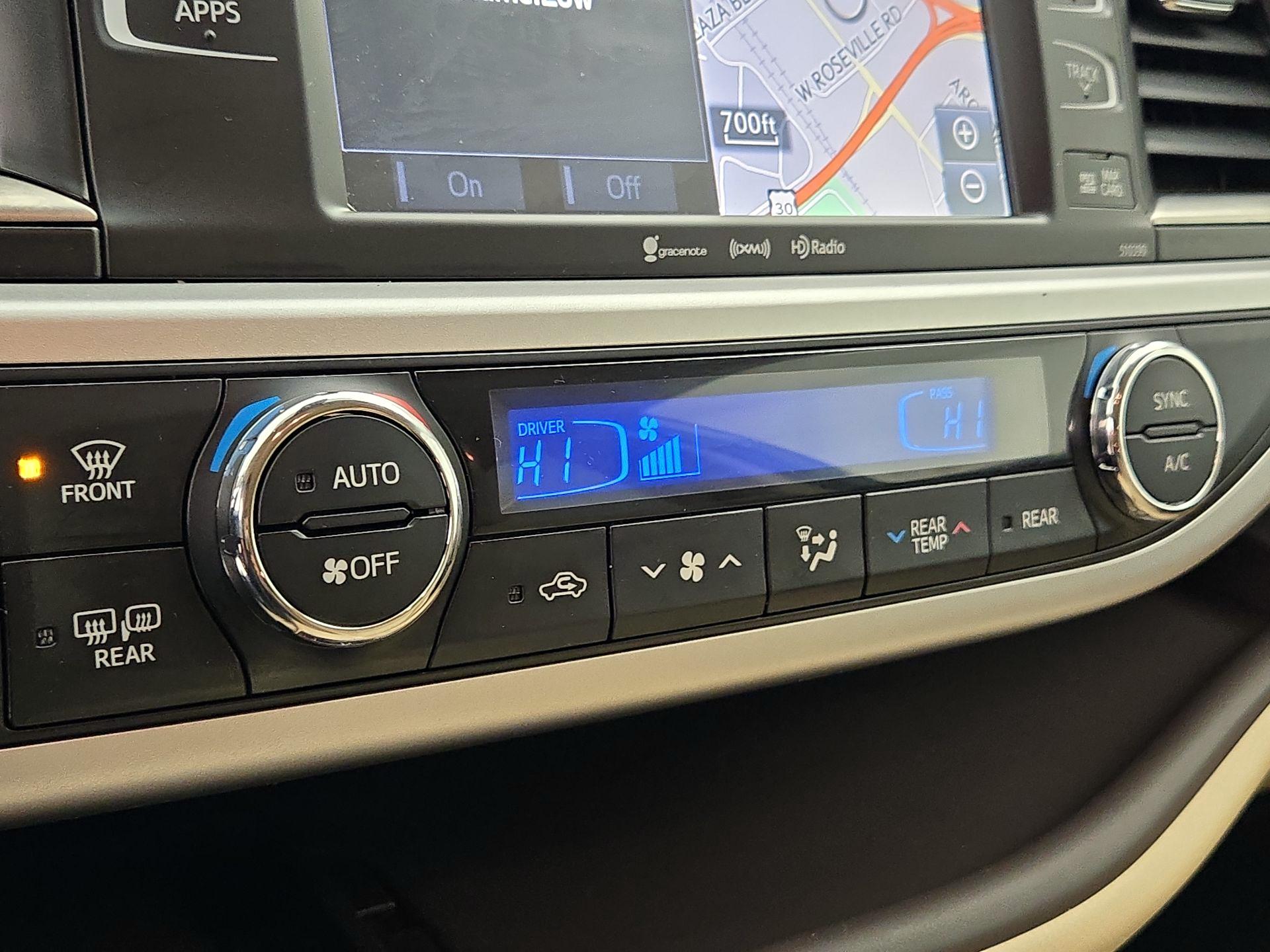 Thumbnail: 2019 Toyota Highlander - 16