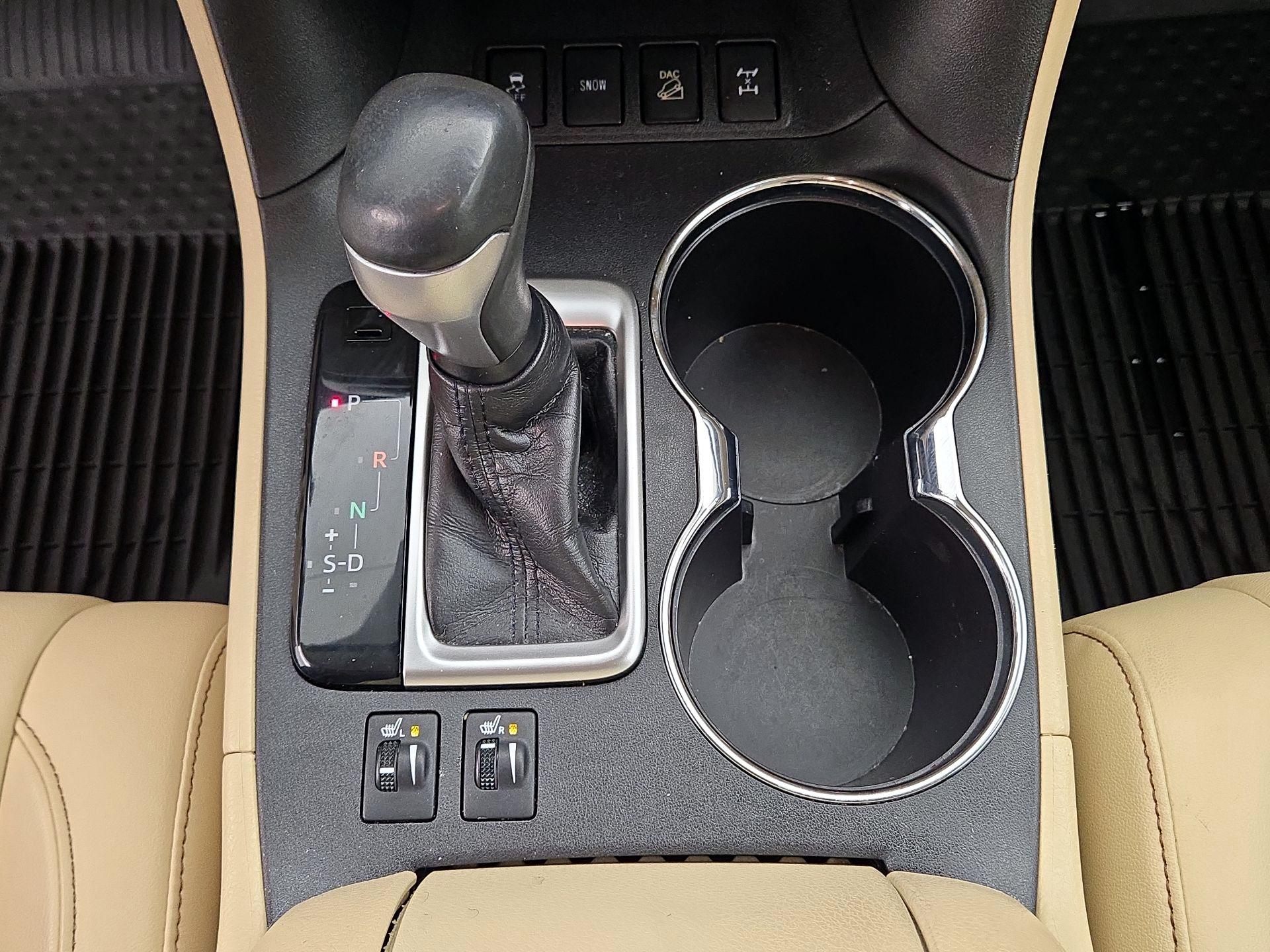 Thumbnail: 2019 Toyota Highlander - 17