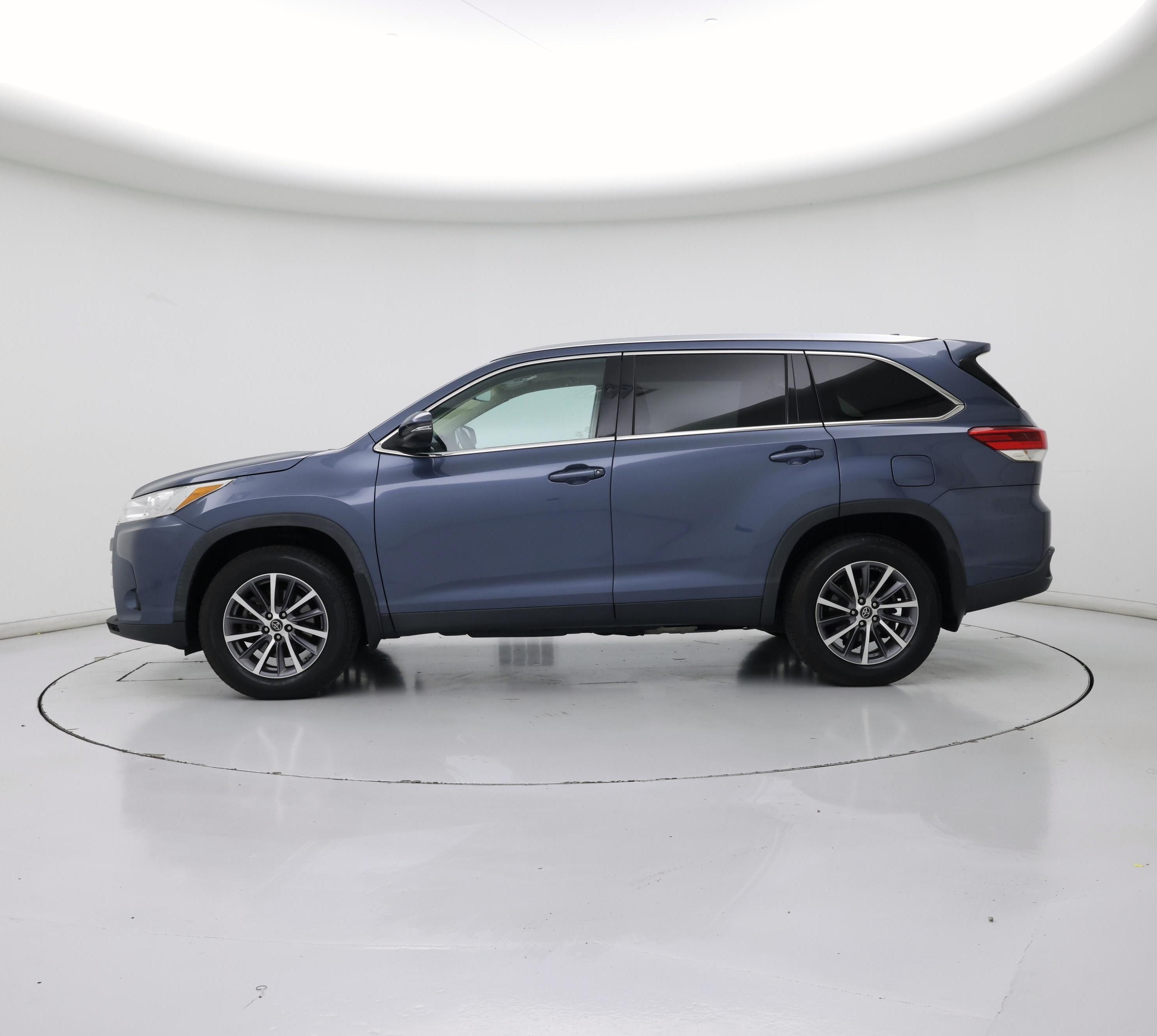 Thumbnail: 2019 Toyota Highlander - 3