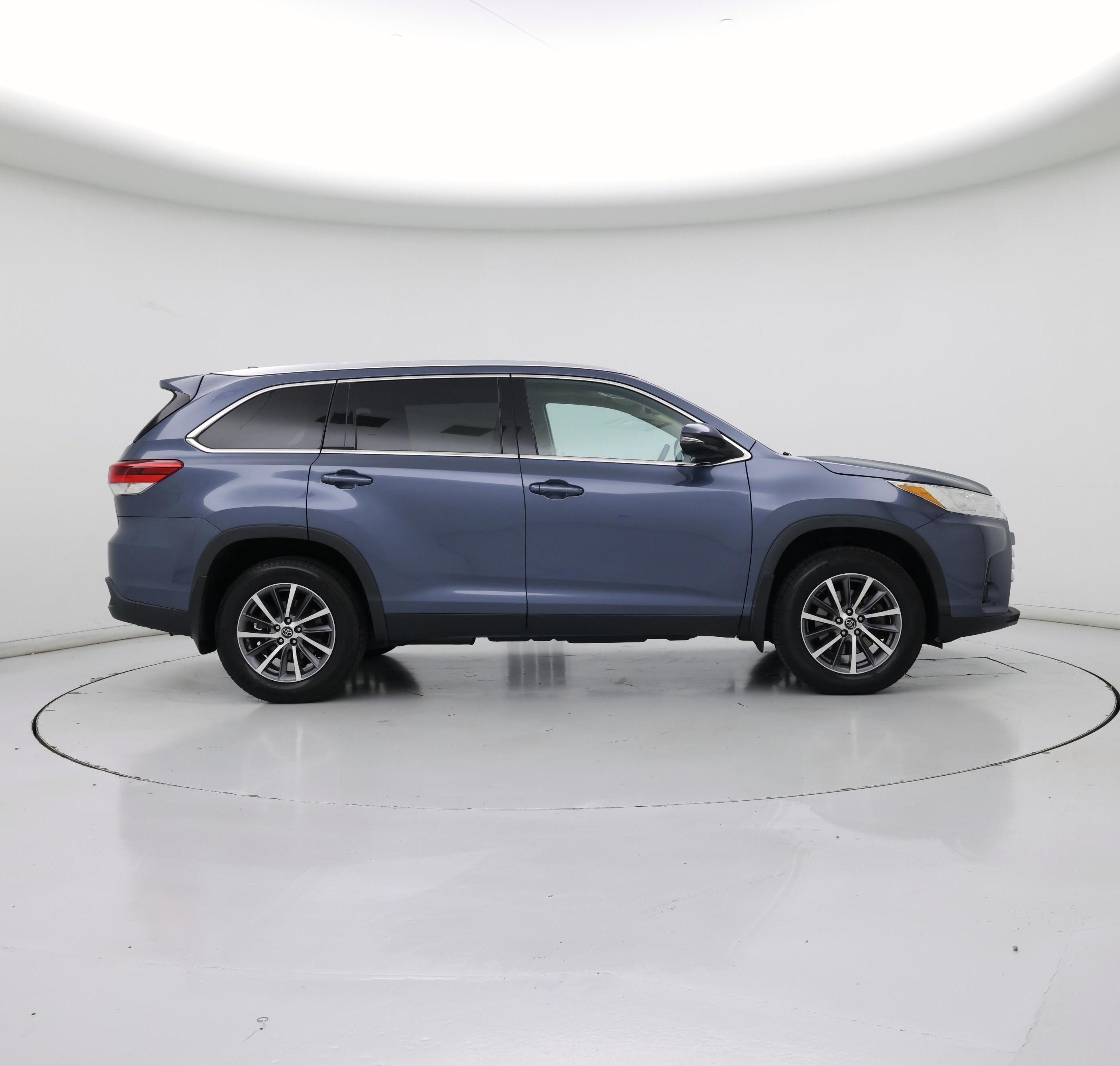 Thumbnail: 2019 Toyota Highlander - 7