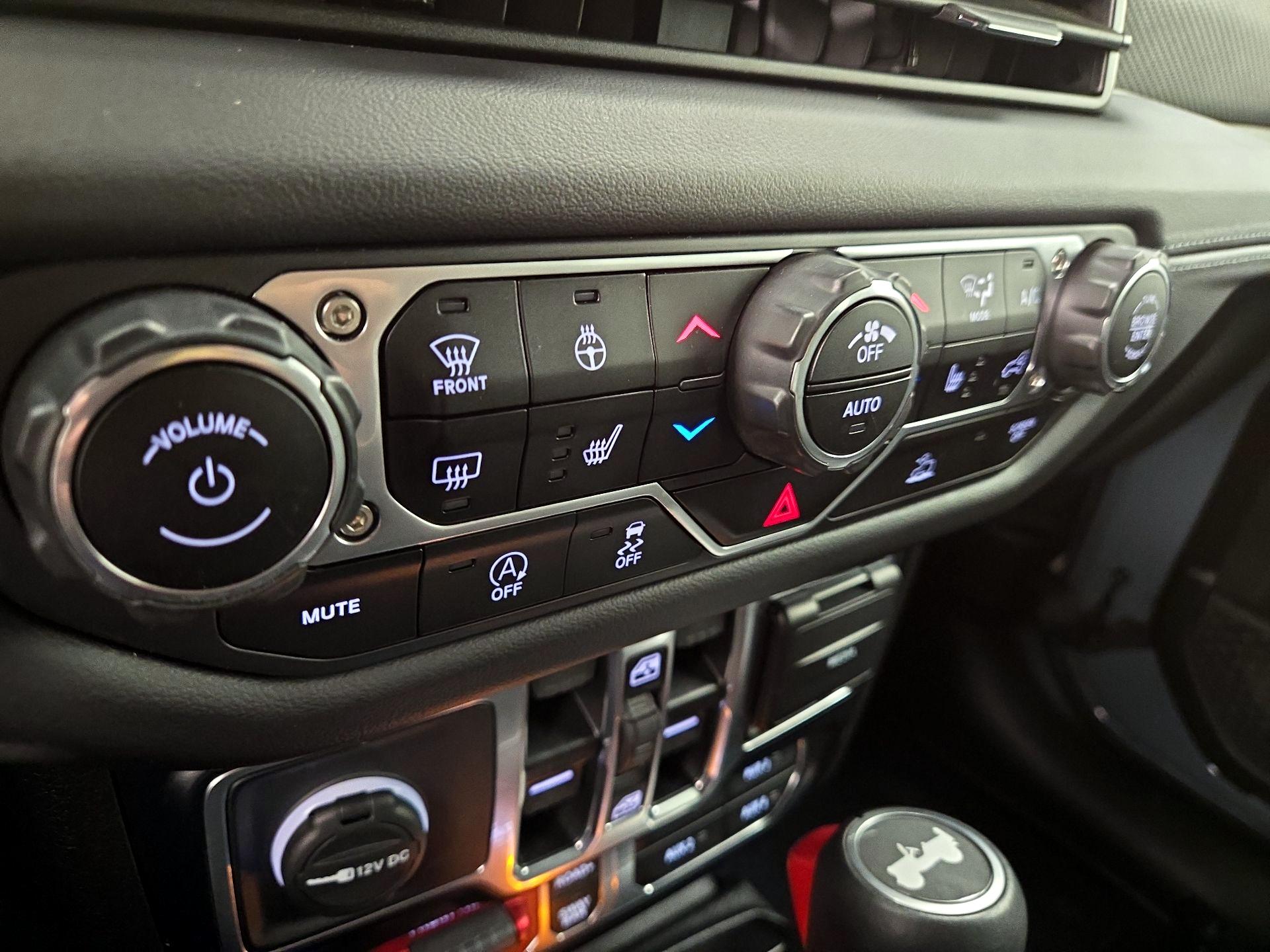 Thumbnail: 2024 Jeep Wrangler - 16