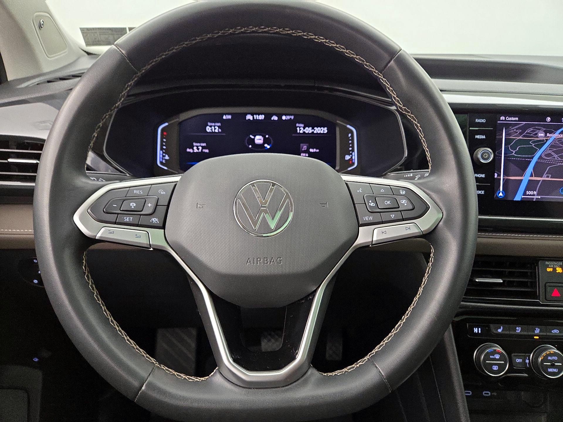 Thumbnail: 2022 Volkswagen Taos - 10