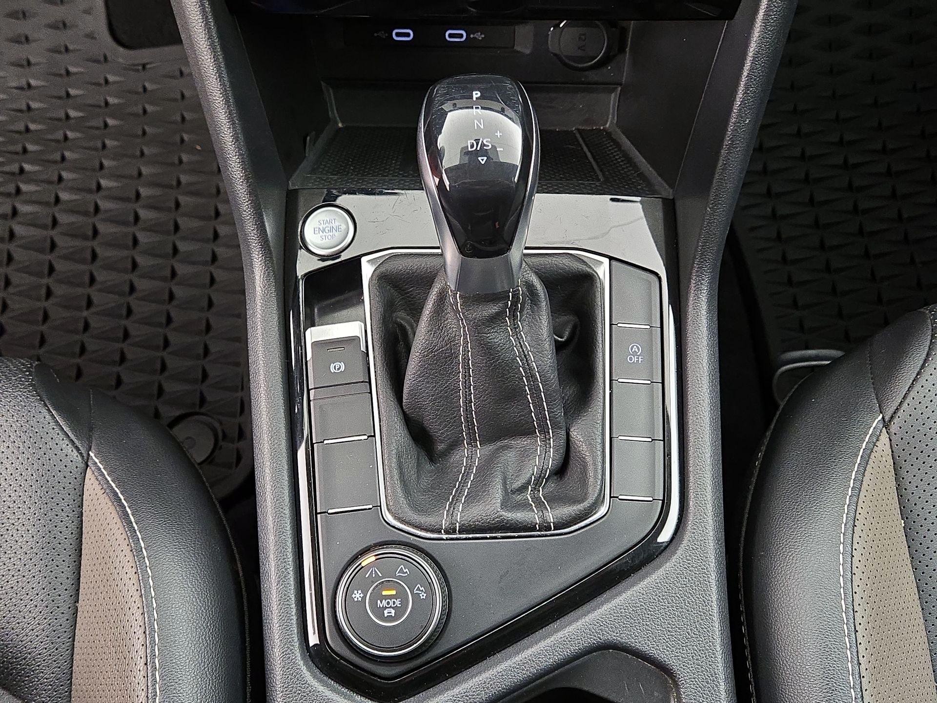 Thumbnail: 2022 Volkswagen Taos - 17