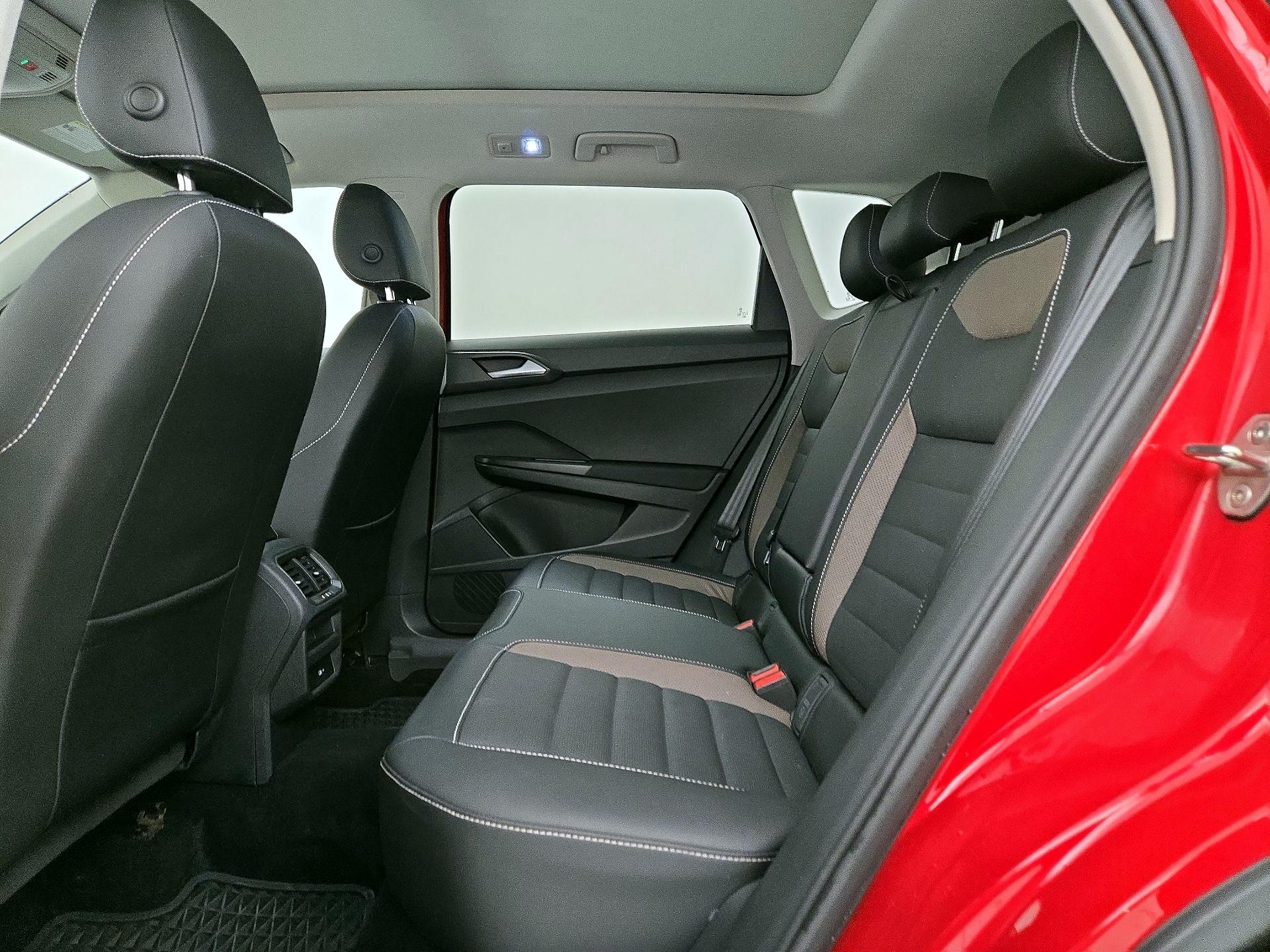 Thumbnail: 2022 Volkswagen Taos - 20