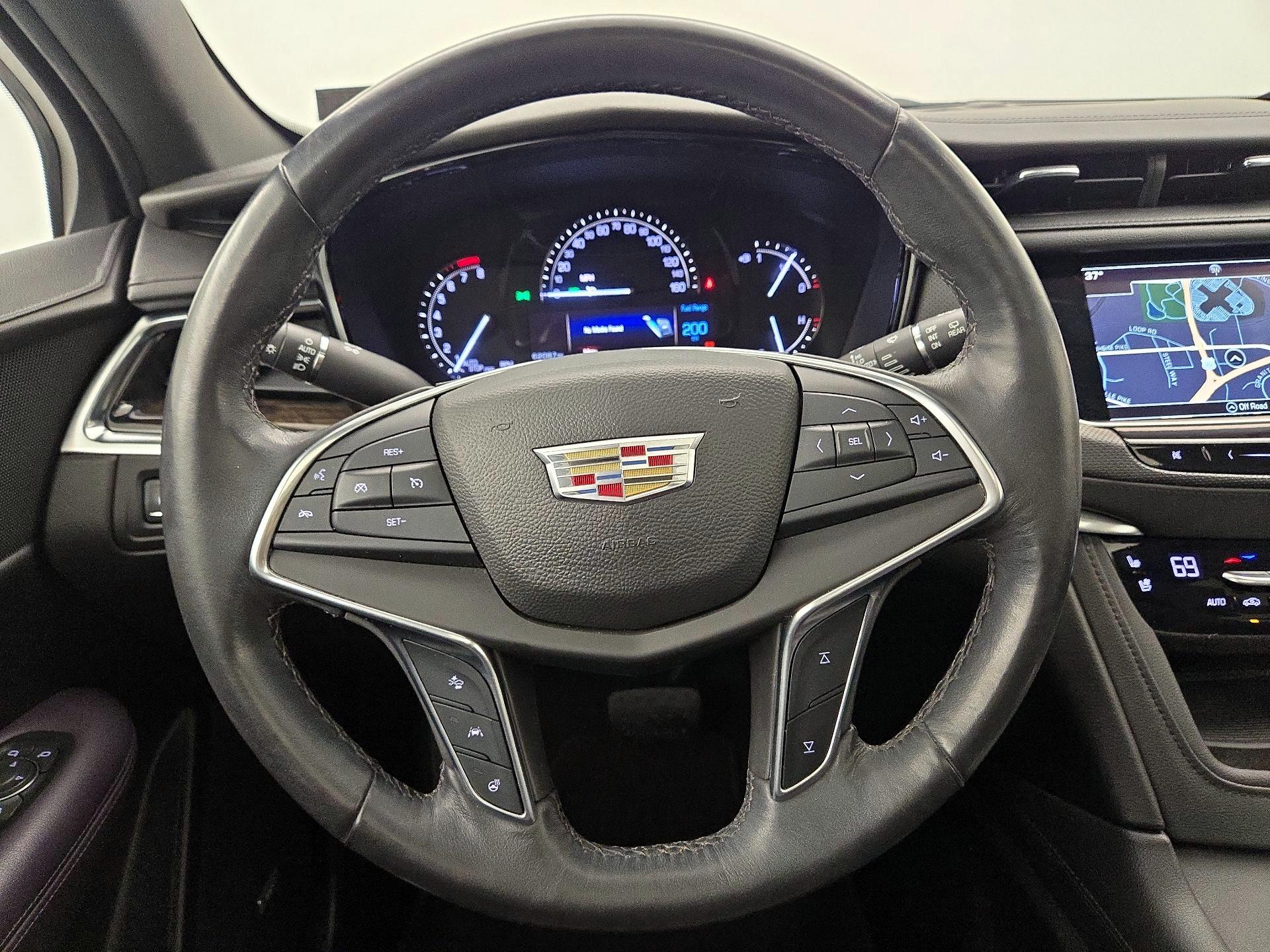 Thumbnail: 2017 Cadillac XT5 - 10